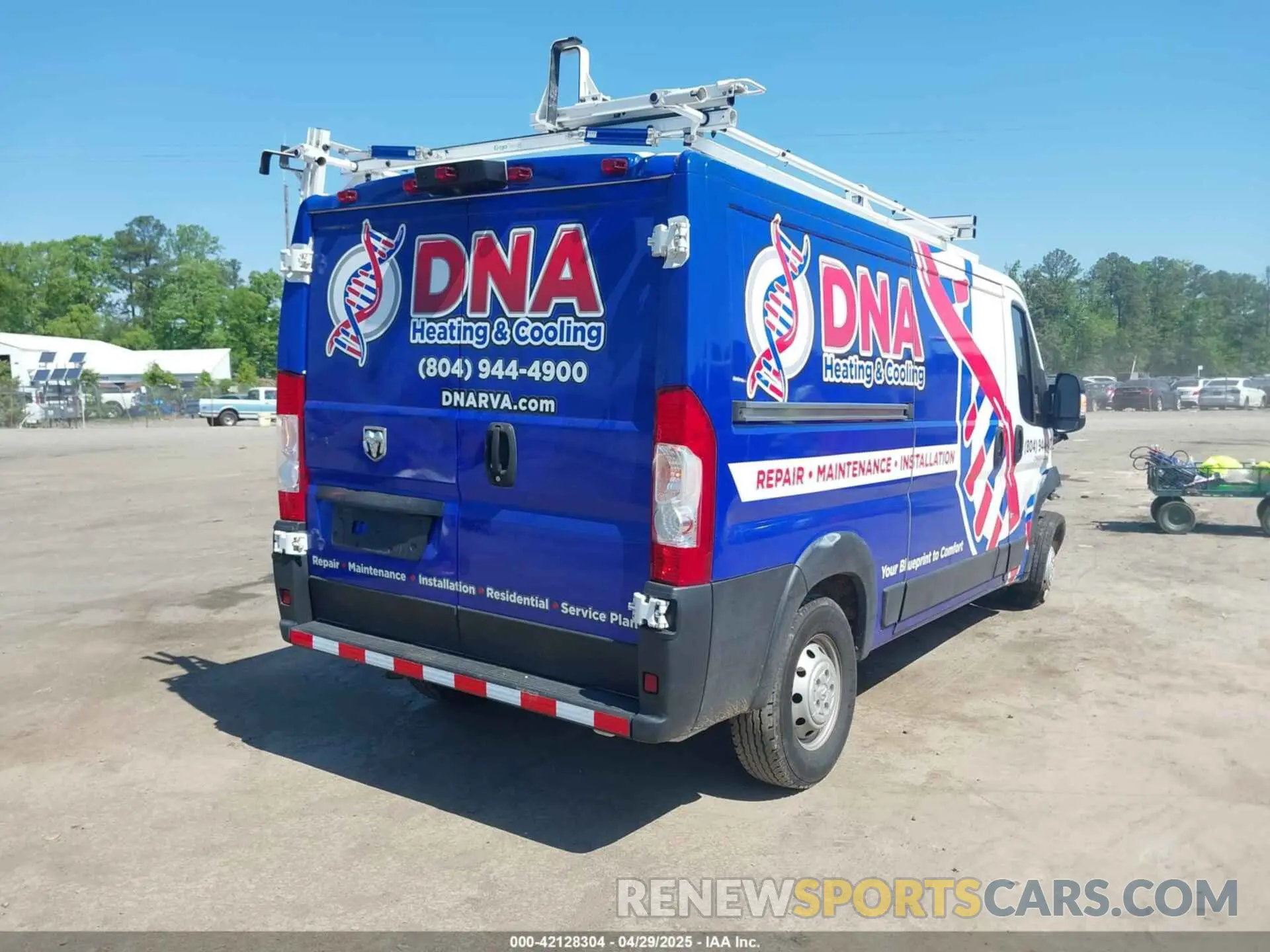4 Photograph of a damaged car 3C6TRVAG3KE514065 RAM PROMASTER 1500 2019