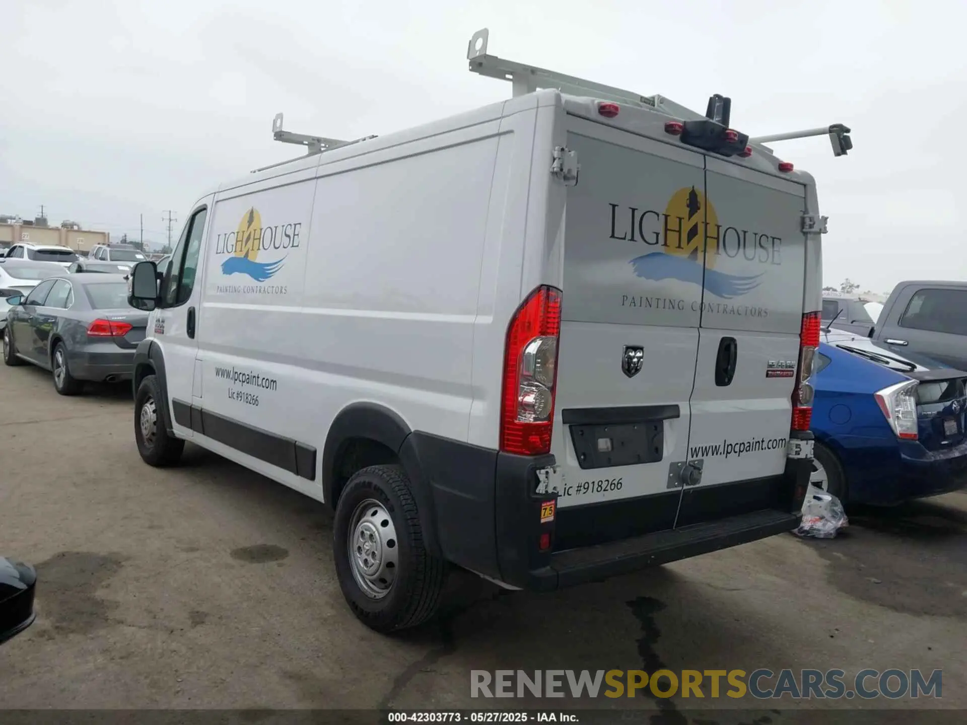 3 Photograph of a damaged car 3C6TRVAG3KE532100 RAM PROMASTER 1500 2019