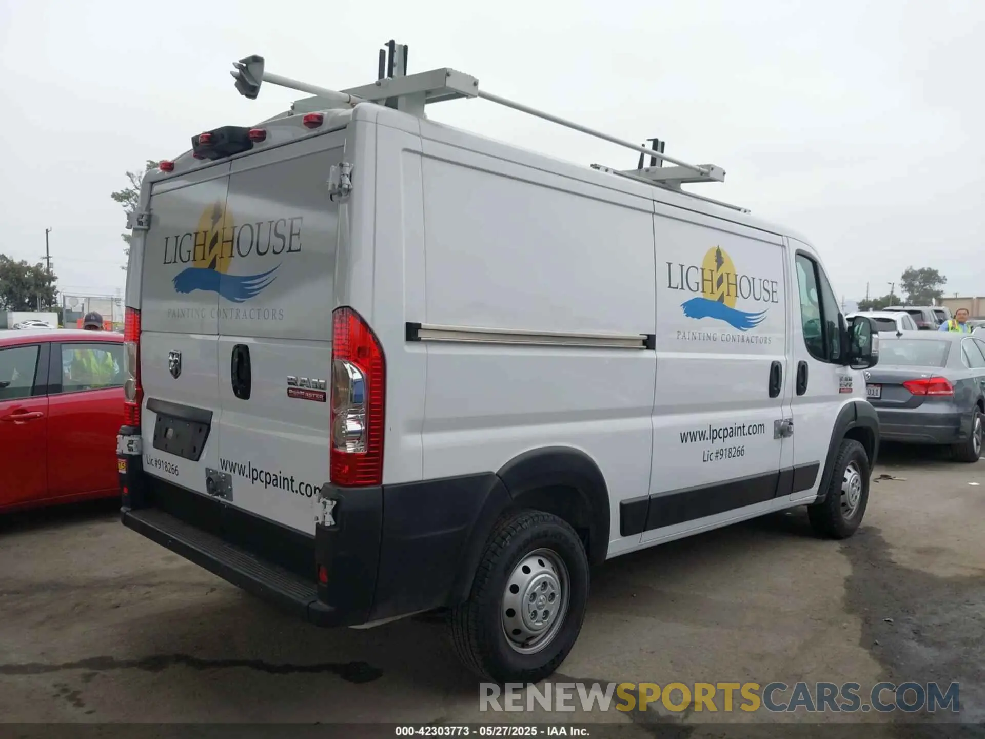 4 Photograph of a damaged car 3C6TRVAG3KE532100 RAM PROMASTER 1500 2019
