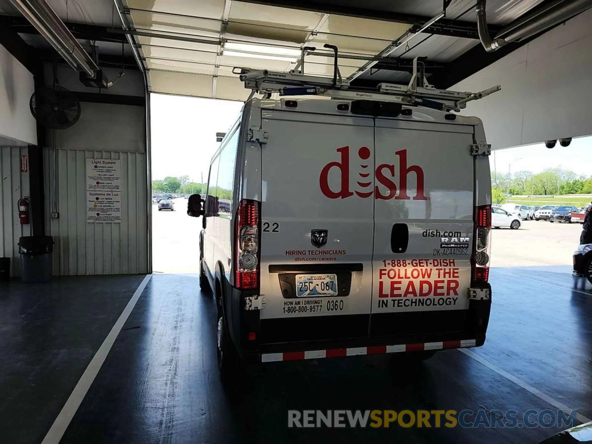 2 Photograph of a damaged car 3C6TRVAG4KE550878 RAM PROMASTER 1500 2019