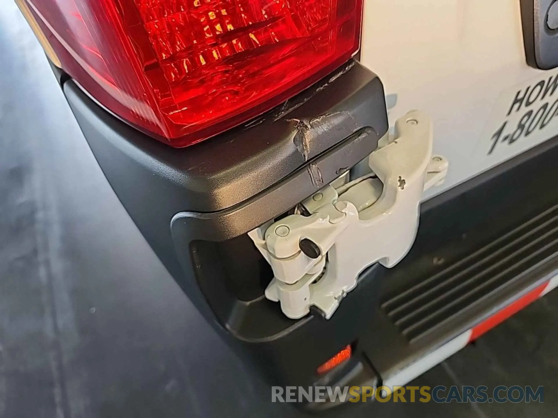 23 Photograph of a damaged car 3C6TRVAG4KE550878 RAM PROMASTER 1500 2019