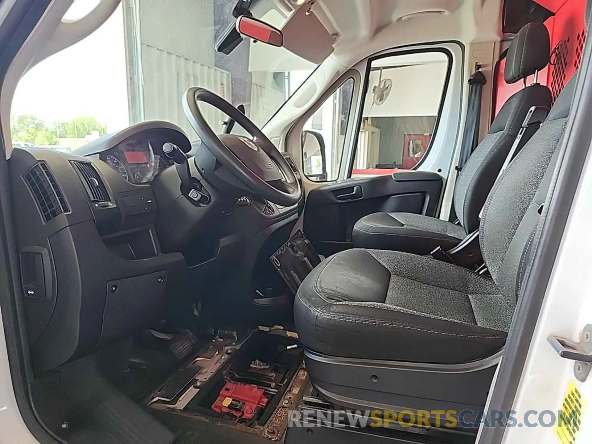 25 Photograph of a damaged car 3C6TRVAG4KE550878 RAM PROMASTER 1500 2019