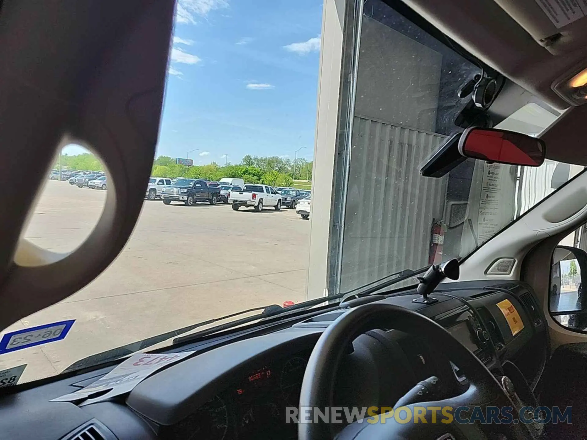 4 Photograph of a damaged car 3C6TRVAG4KE550878 RAM PROMASTER 1500 2019