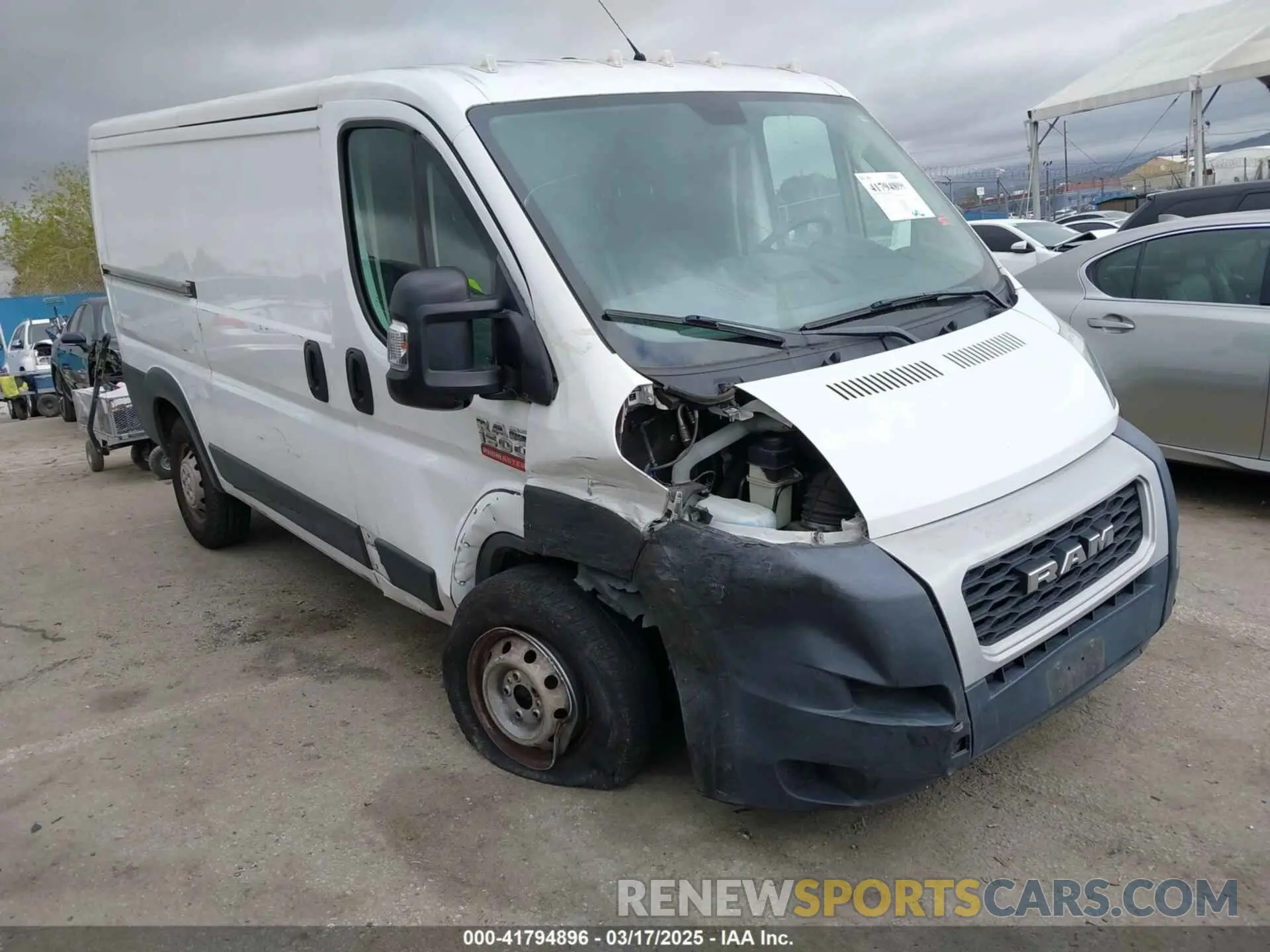 1 Photograph of a damaged car 3C6TRVAG4KE562478 RAM PROMASTER 1500 2019