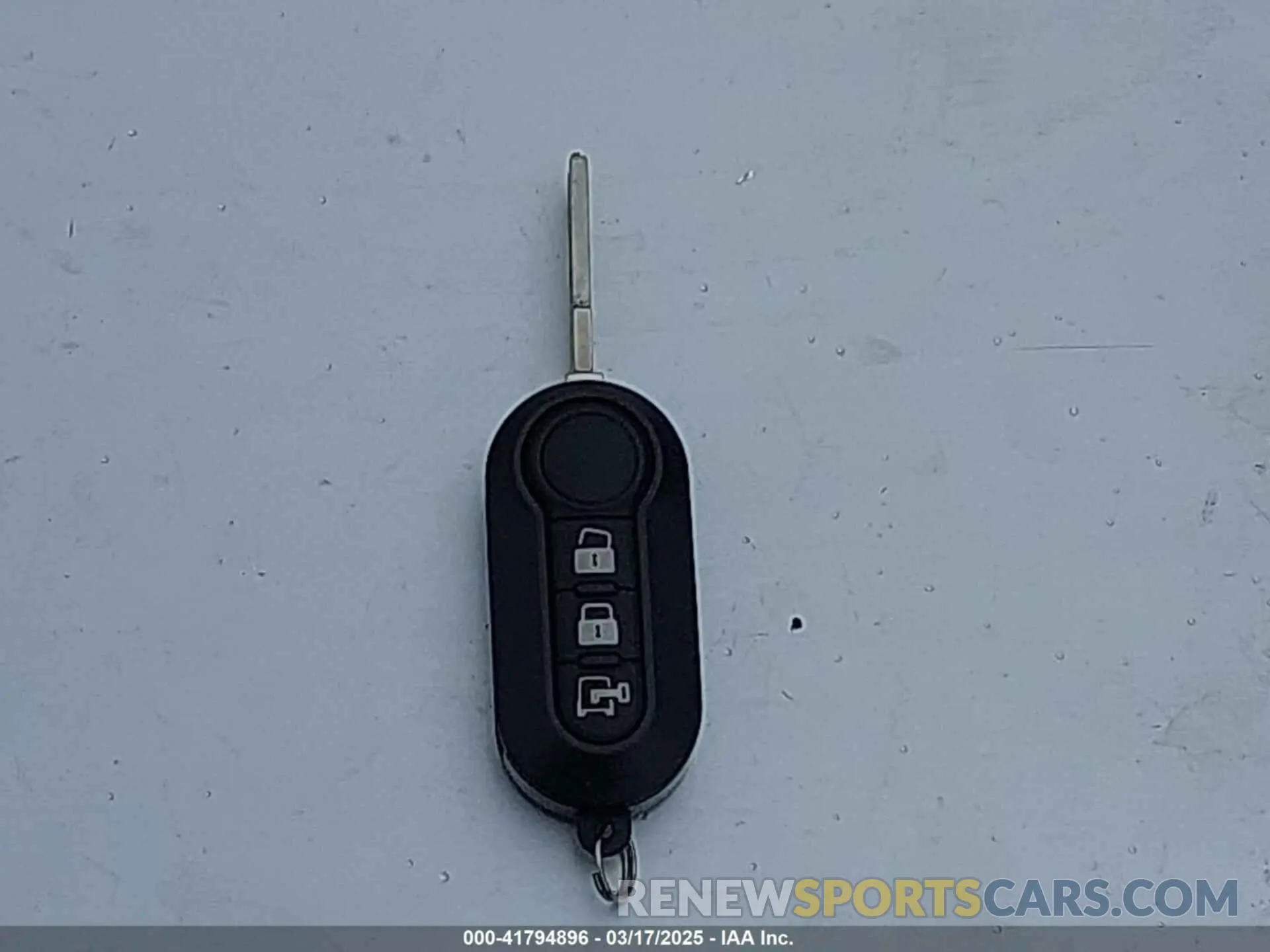11 Photograph of a damaged car 3C6TRVAG4KE562478 RAM PROMASTER 1500 2019