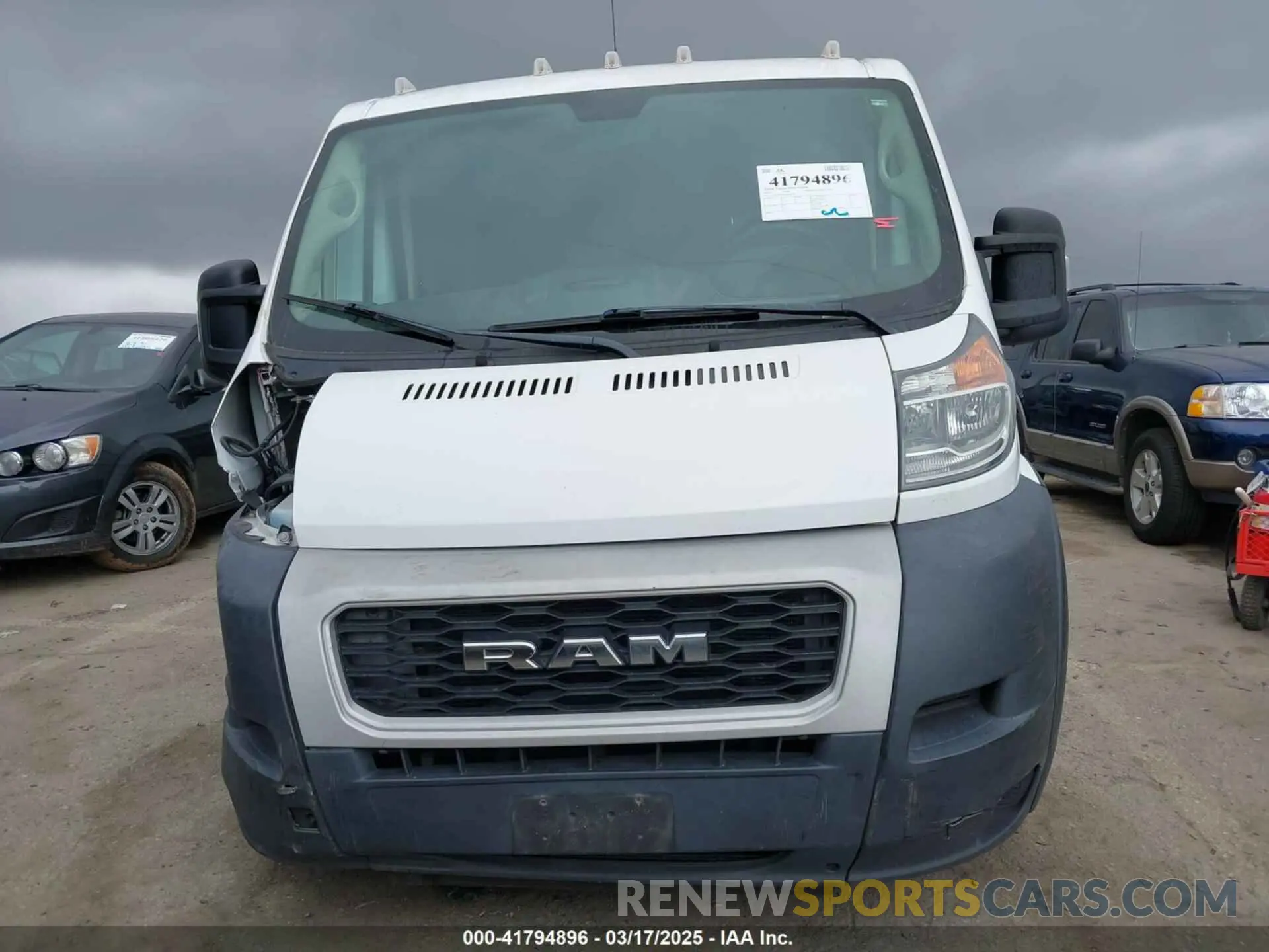 12 Photograph of a damaged car 3C6TRVAG4KE562478 RAM PROMASTER 1500 2019