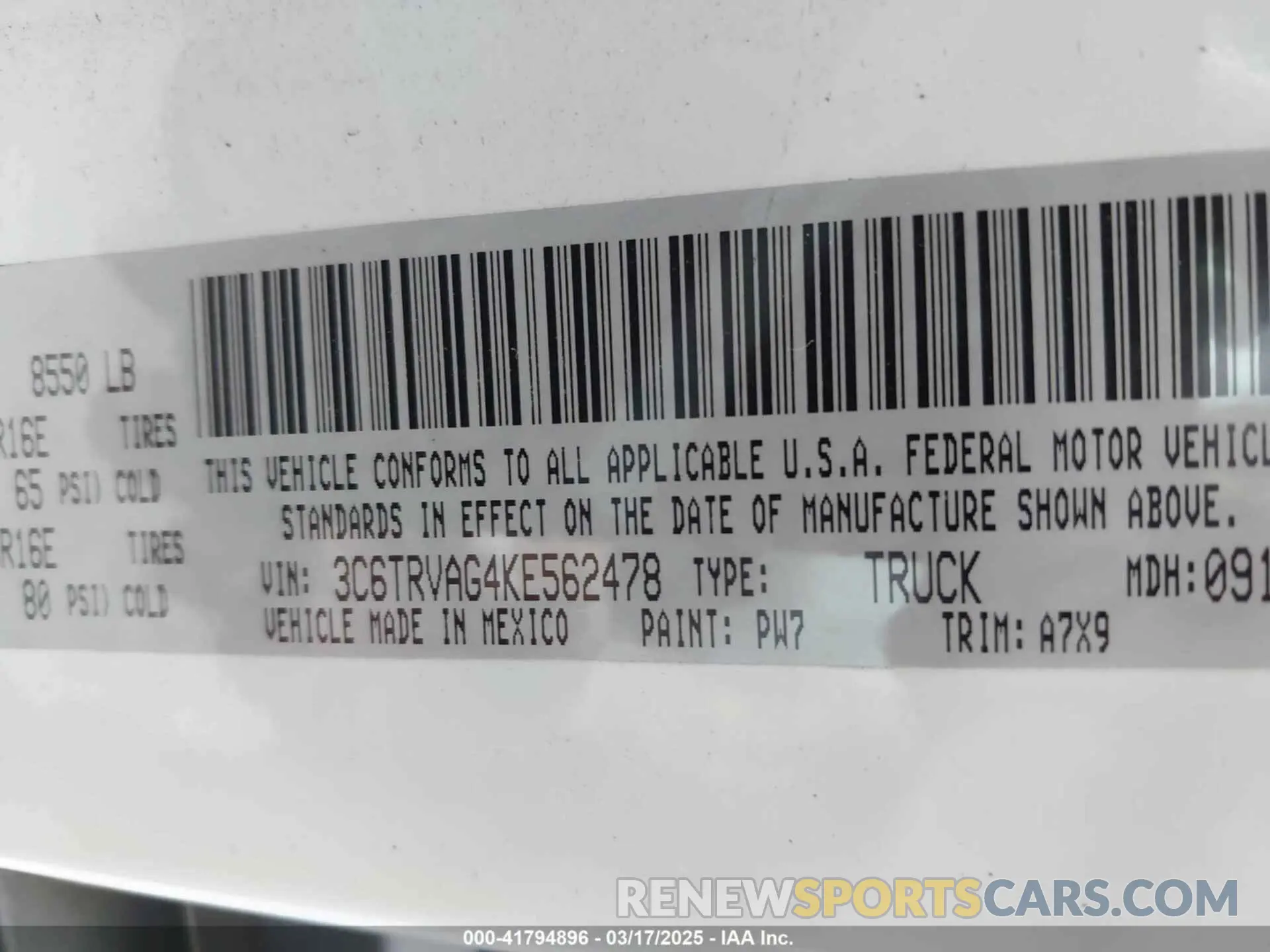9 Photograph of a damaged car 3C6TRVAG4KE562478 RAM PROMASTER 1500 2019