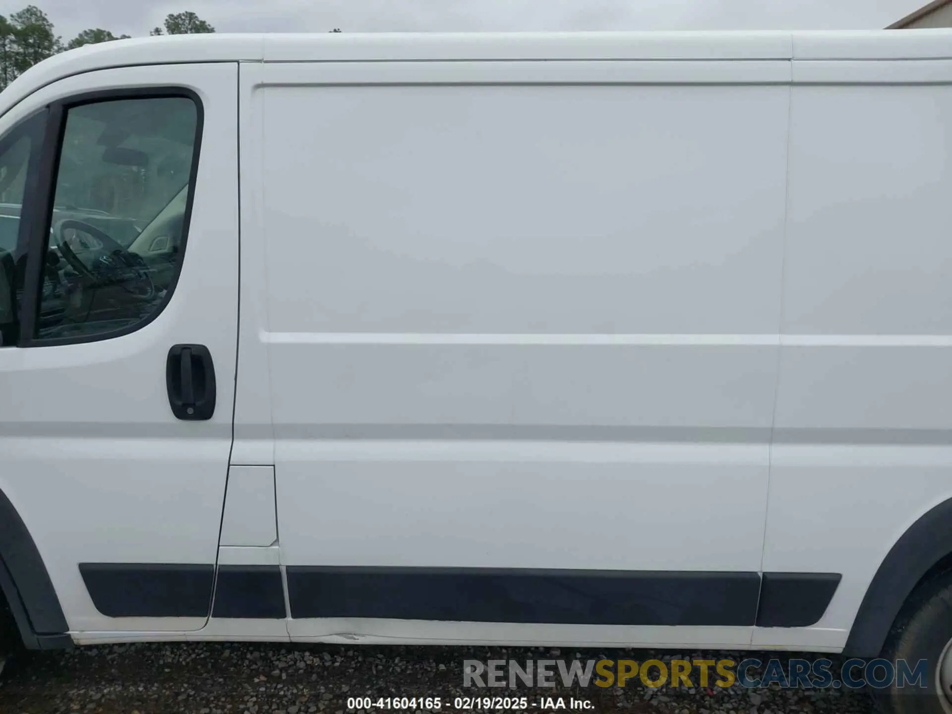 13 Photograph of a damaged car 3C6TRVAG4KE565915 RAM PROMASTER 1500 2019