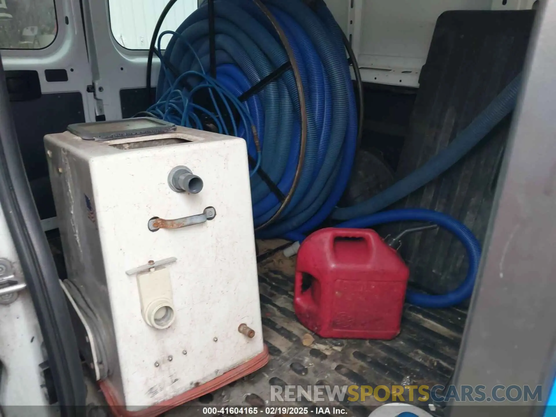 8 Photograph of a damaged car 3C6TRVAG4KE565915 RAM PROMASTER 1500 2019