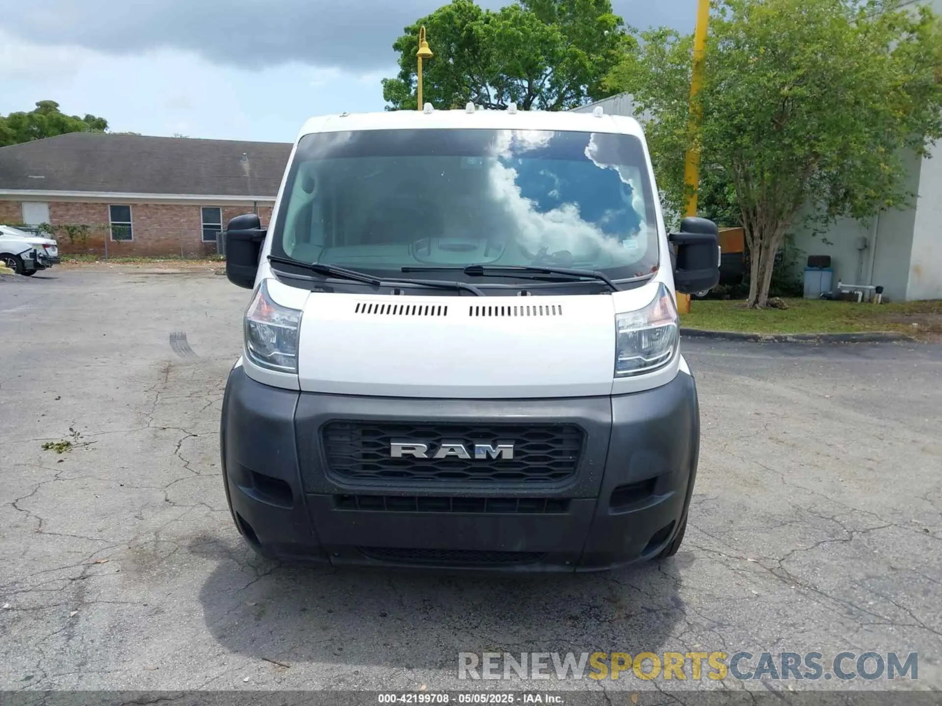 12 Photograph of a damaged car 3C6TRVAG5KE505805 RAM PROMASTER 1500 2019