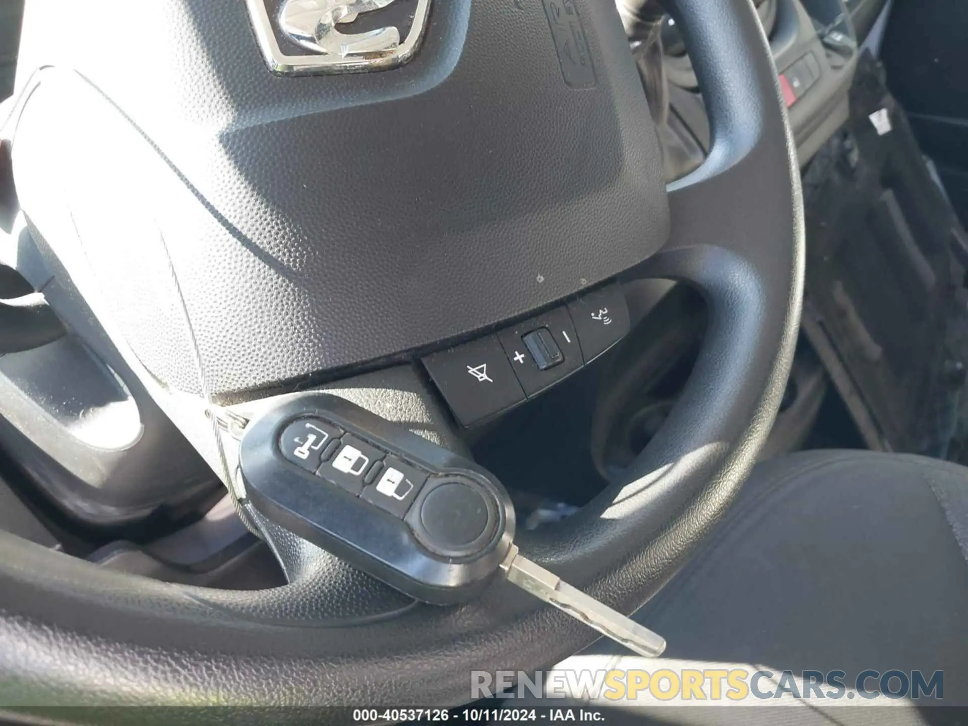 11 Photograph of a damaged car 3C6TRVAG5KE505917 RAM PROMASTER 1500 2019