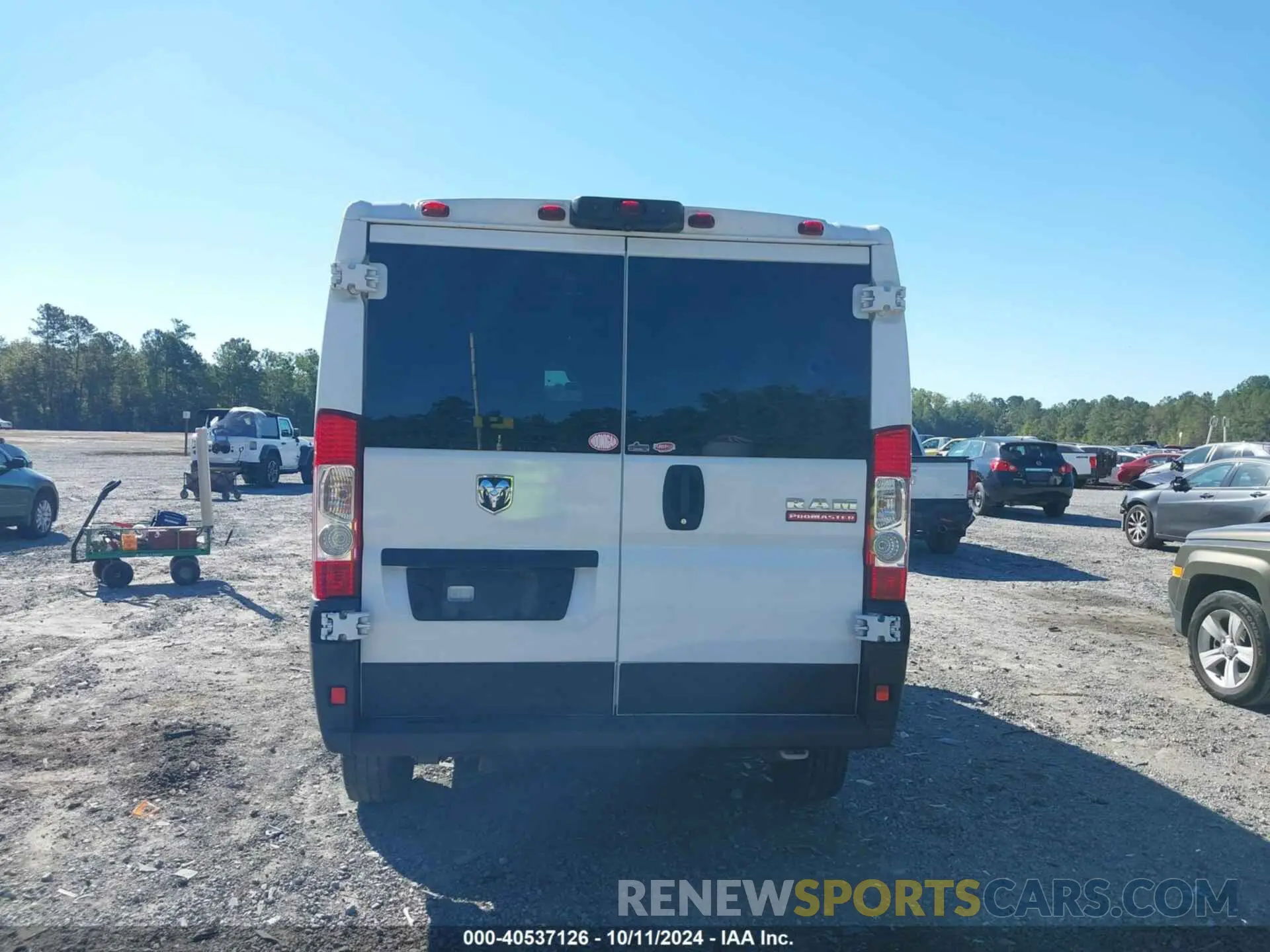 16 Photograph of a damaged car 3C6TRVAG5KE505917 RAM PROMASTER 1500 2019