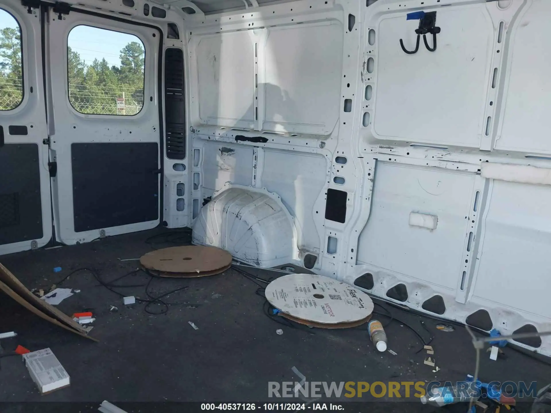 8 Photograph of a damaged car 3C6TRVAG5KE505917 RAM PROMASTER 1500 2019