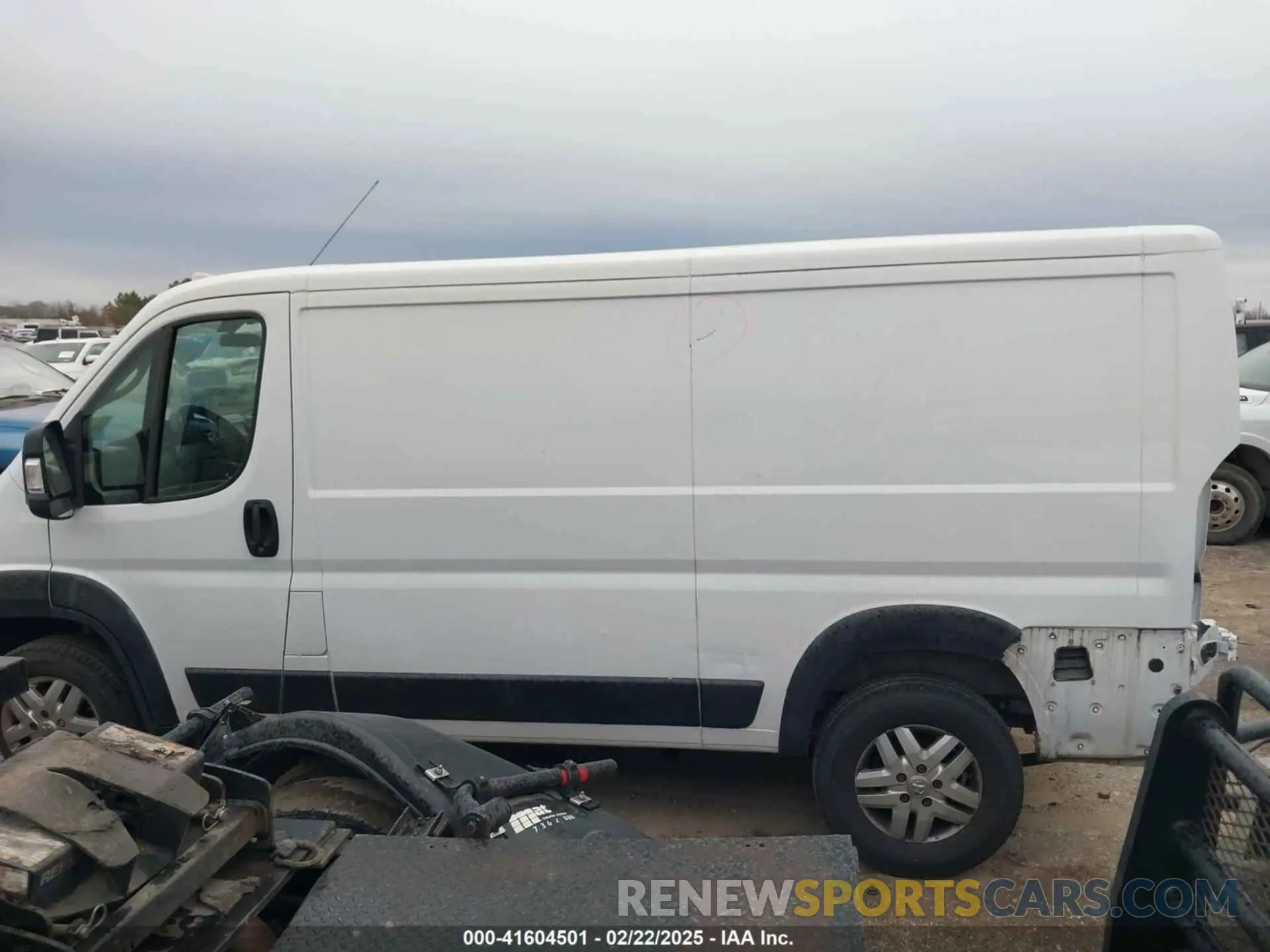 14 Photograph of a damaged car 3C6TRVAG5KE507151 RAM PROMASTER 1500 2019