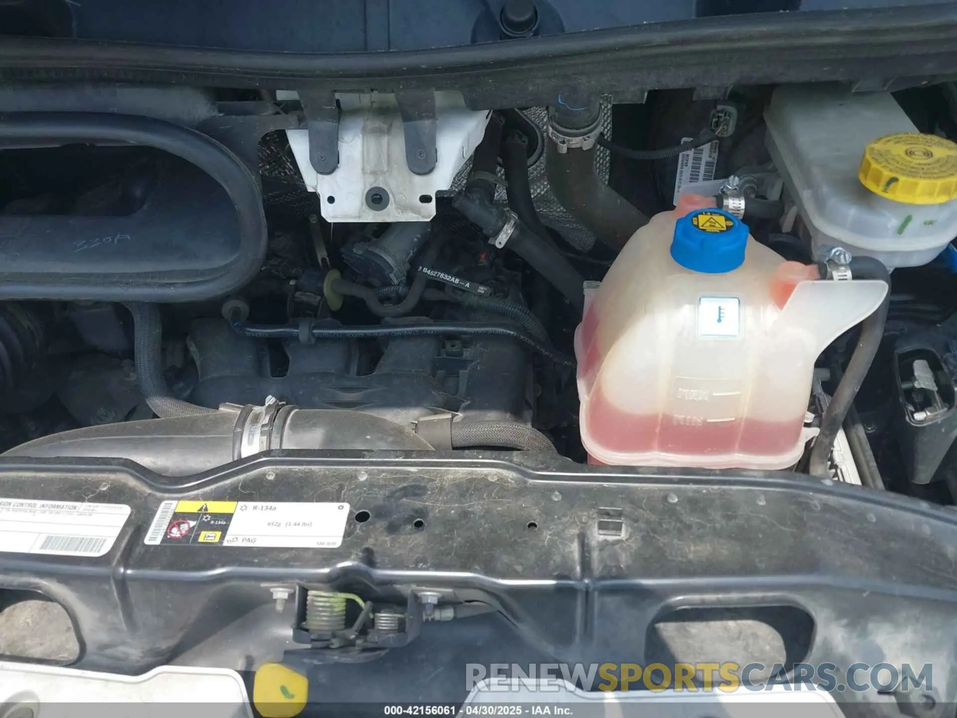 10 Photograph of a damaged car 3C6TRVAG5KE516657 RAM PROMASTER 1500 2019