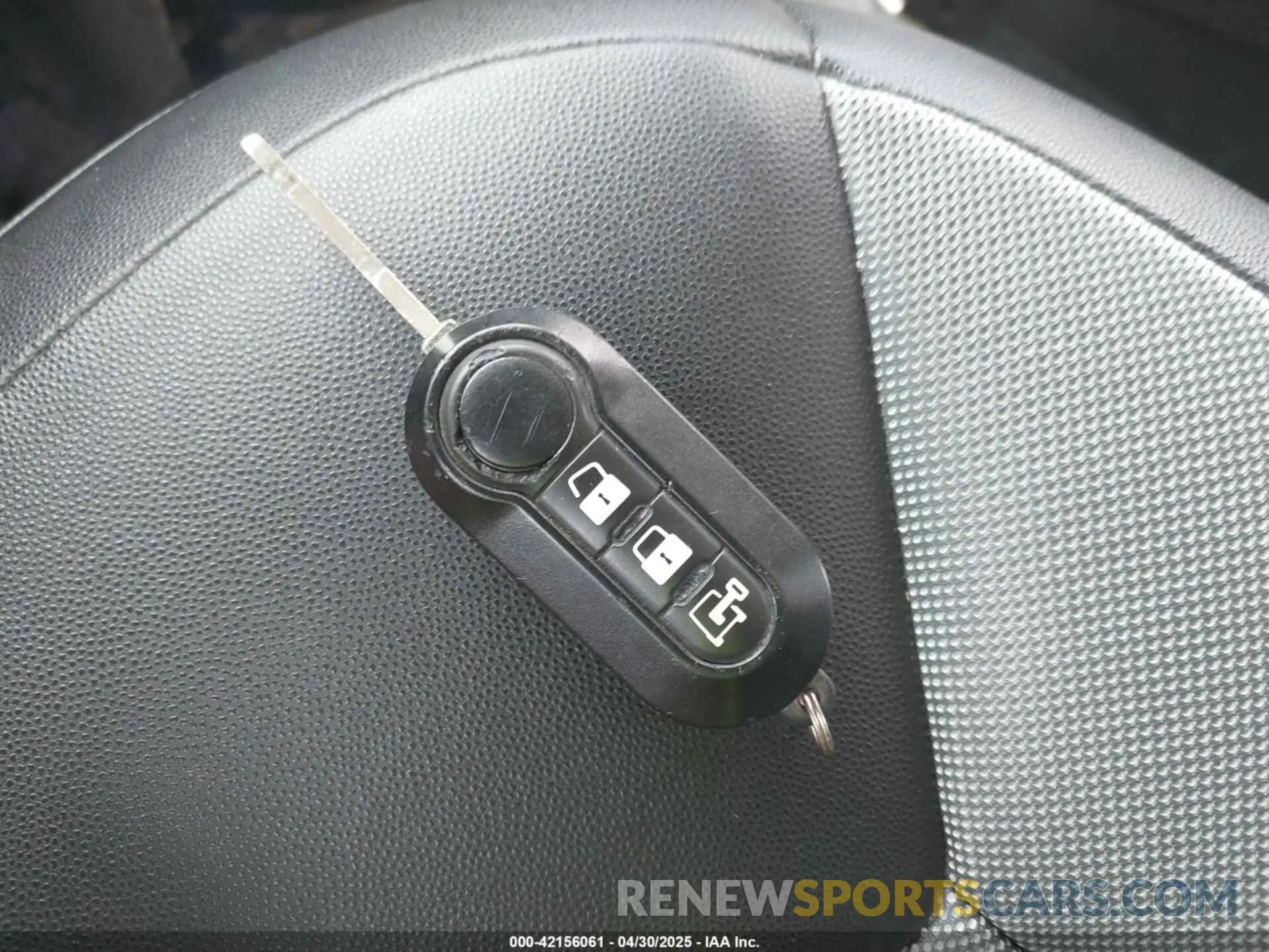 11 Photograph of a damaged car 3C6TRVAG5KE516657 RAM PROMASTER 1500 2019