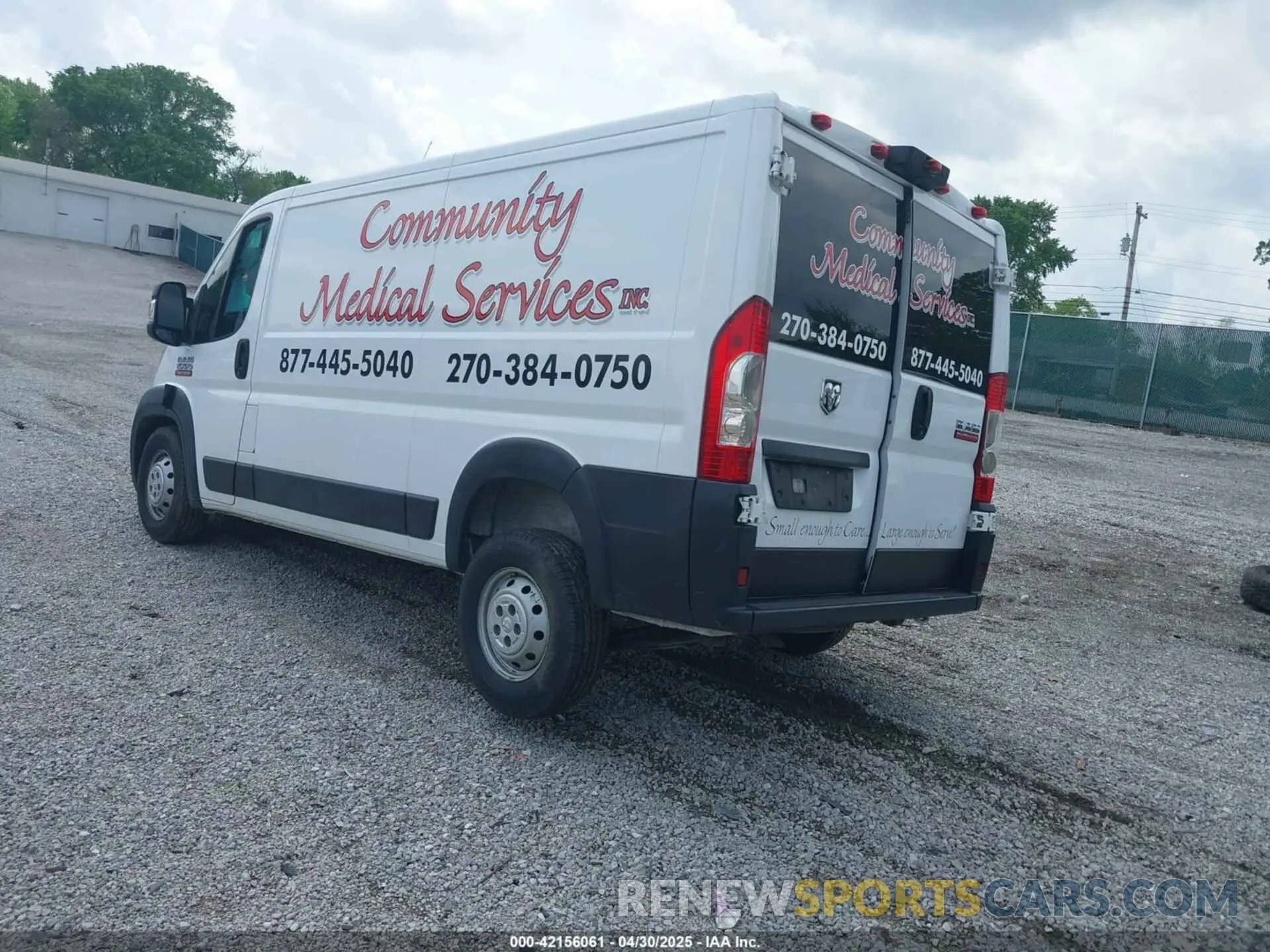 3 Photograph of a damaged car 3C6TRVAG5KE516657 RAM PROMASTER 1500 2019