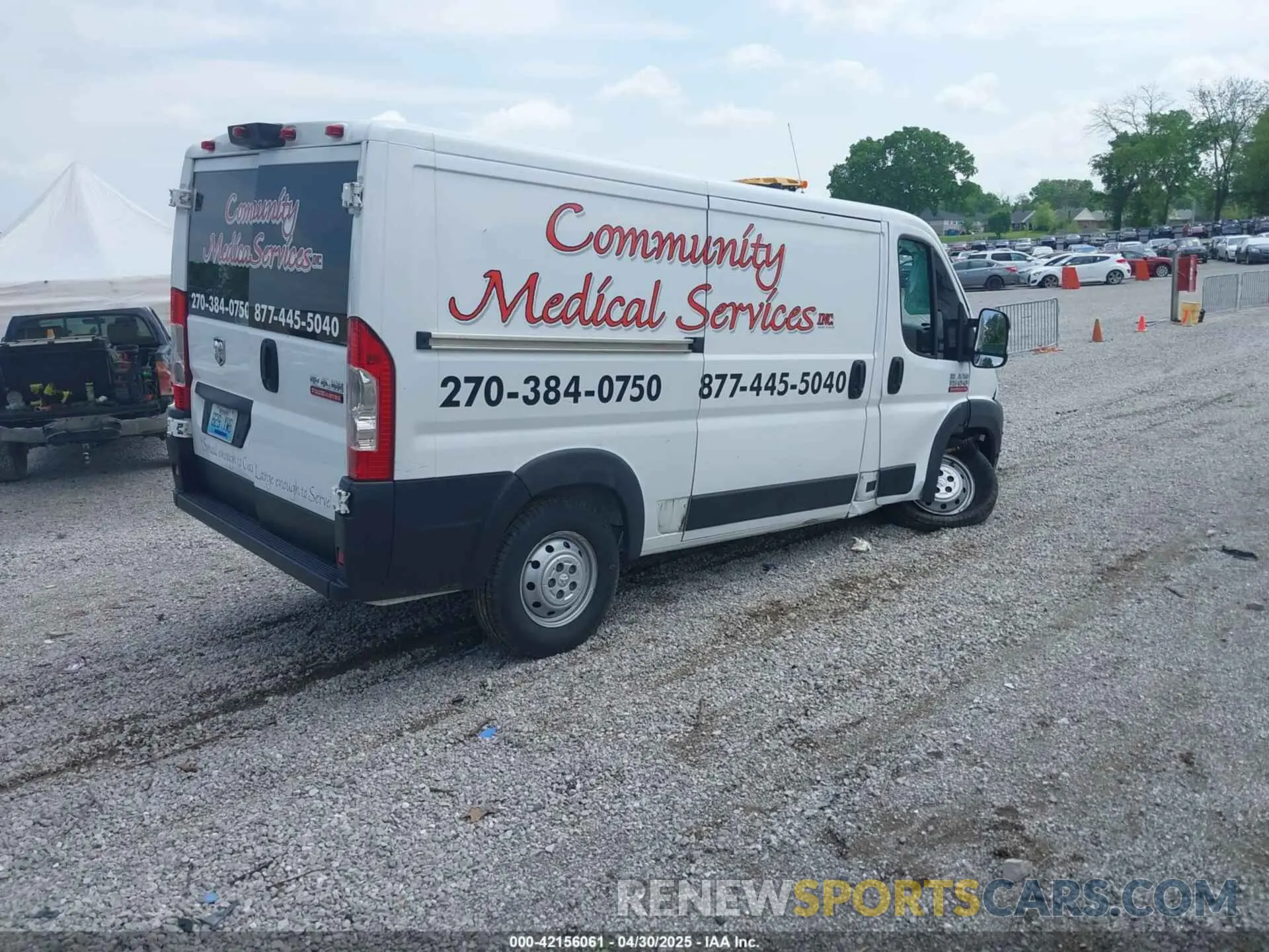4 Photograph of a damaged car 3C6TRVAG5KE516657 RAM PROMASTER 1500 2019