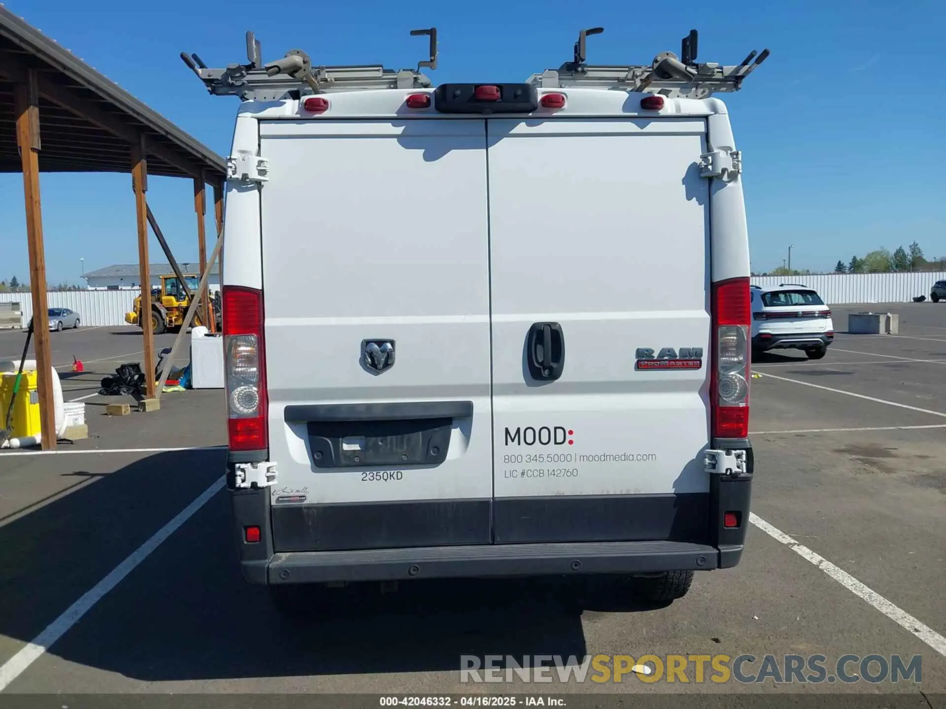 16 Photograph of a damaged car 3C6TRVAG8KE500145 RAM PROMASTER 1500 2019