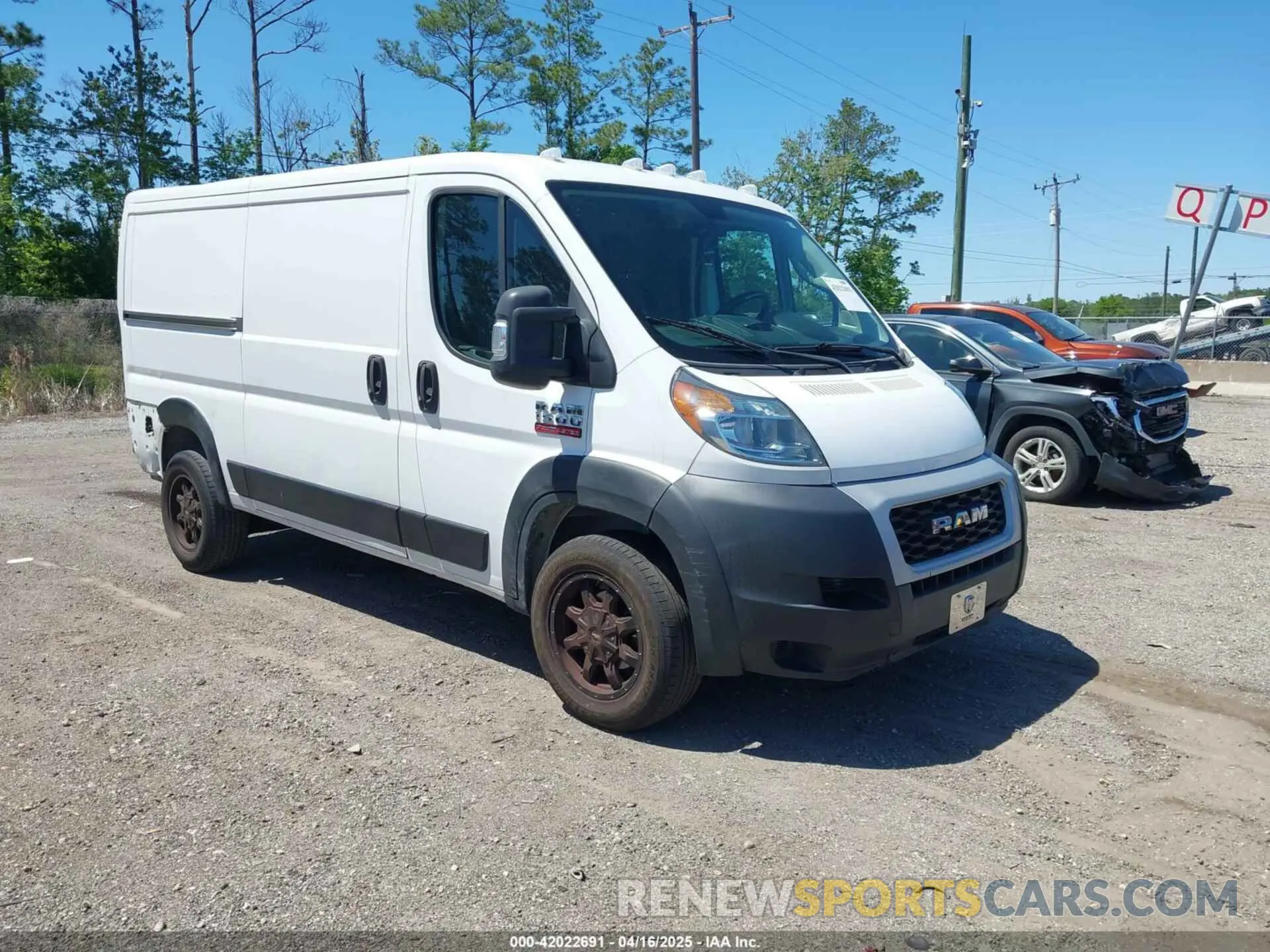 1 Photograph of a damaged car 3C6TRVAG9KE501966 RAM PROMASTER 1500 2019