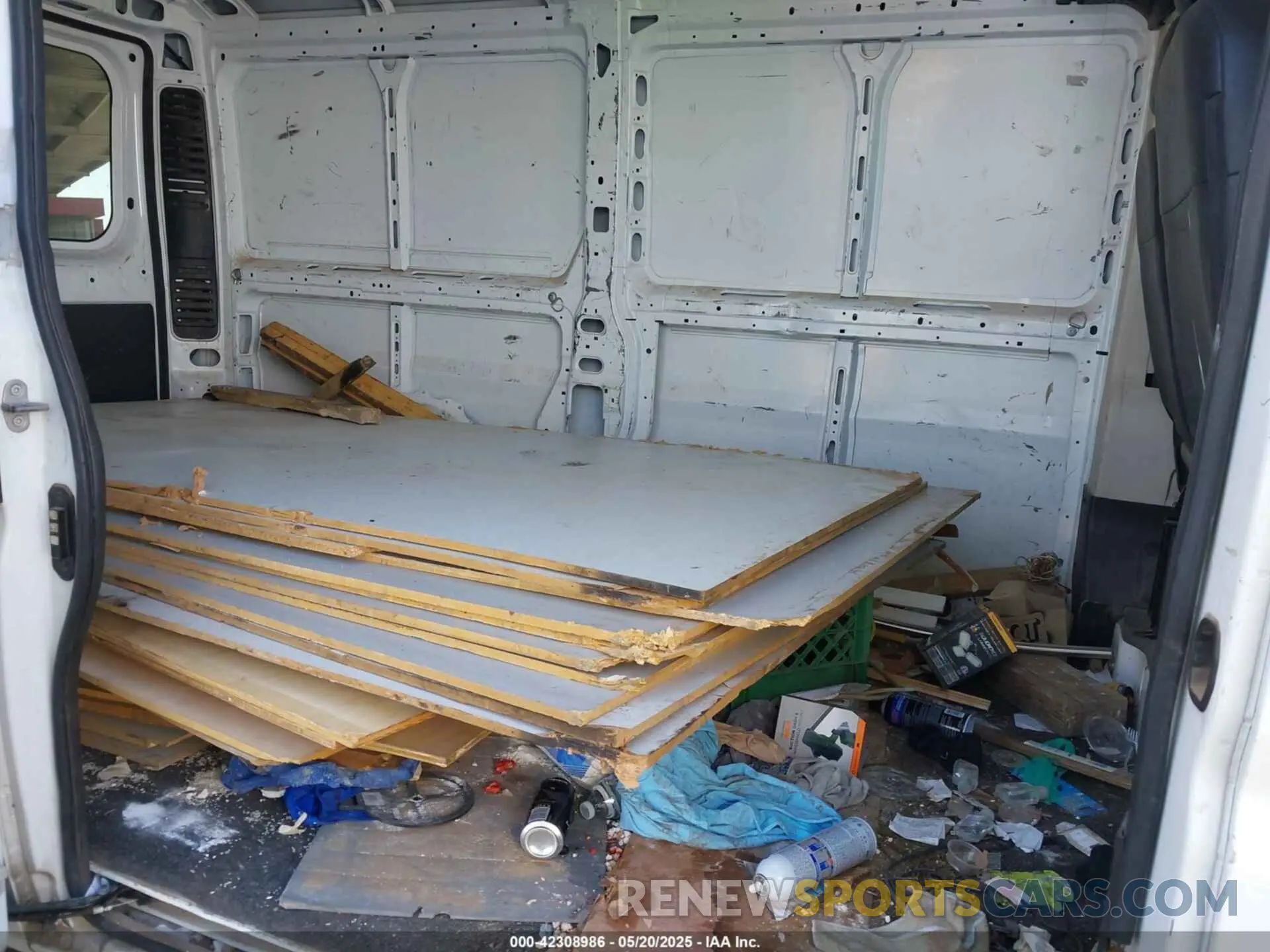 8 Photograph of a damaged car 3C6TRVAGXKE532921 RAM PROMASTER 1500 2019