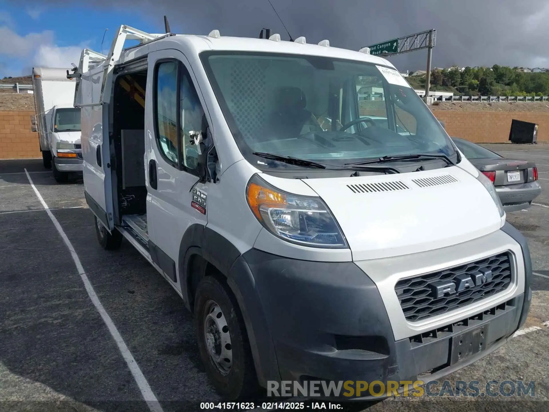 1 Photograph of a damaged car 3C6TRVAGXKE536578 RAM PROMASTER 1500 2019