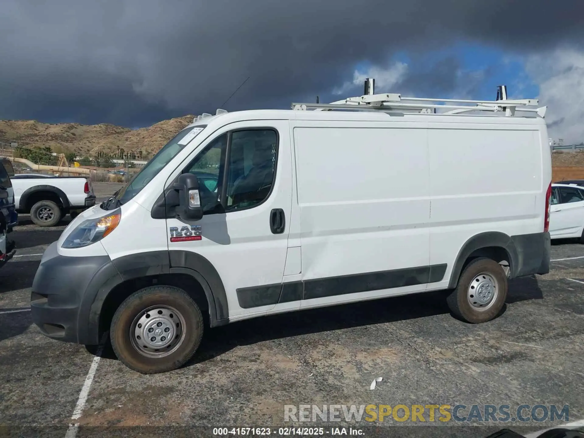 14 Photograph of a damaged car 3C6TRVAGXKE536578 RAM PROMASTER 1500 2019