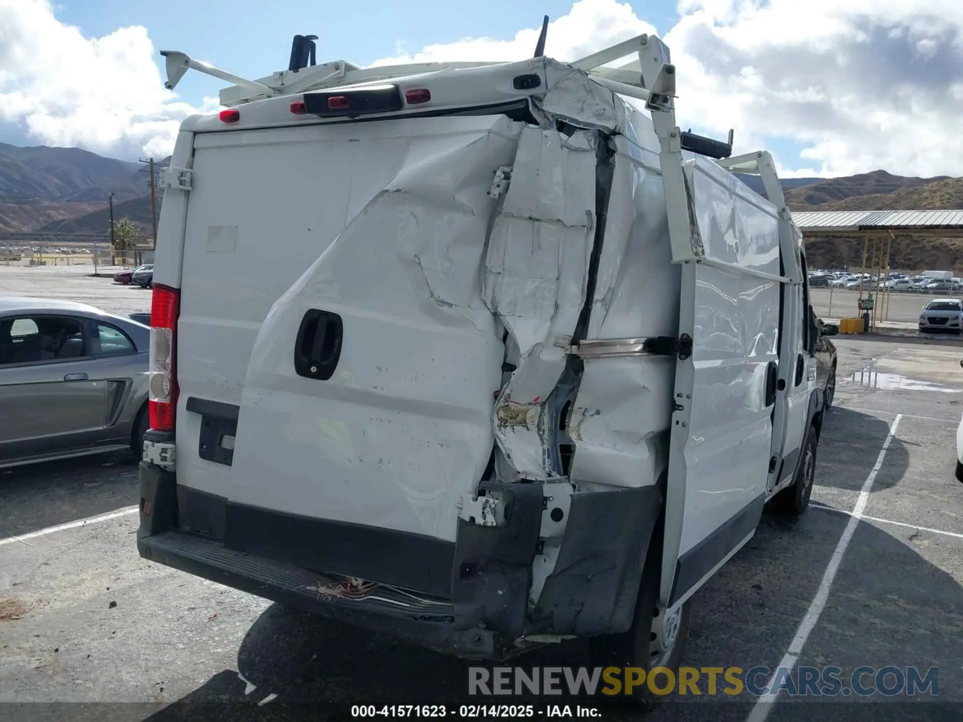 6 Photograph of a damaged car 3C6TRVAGXKE536578 RAM PROMASTER 1500 2019