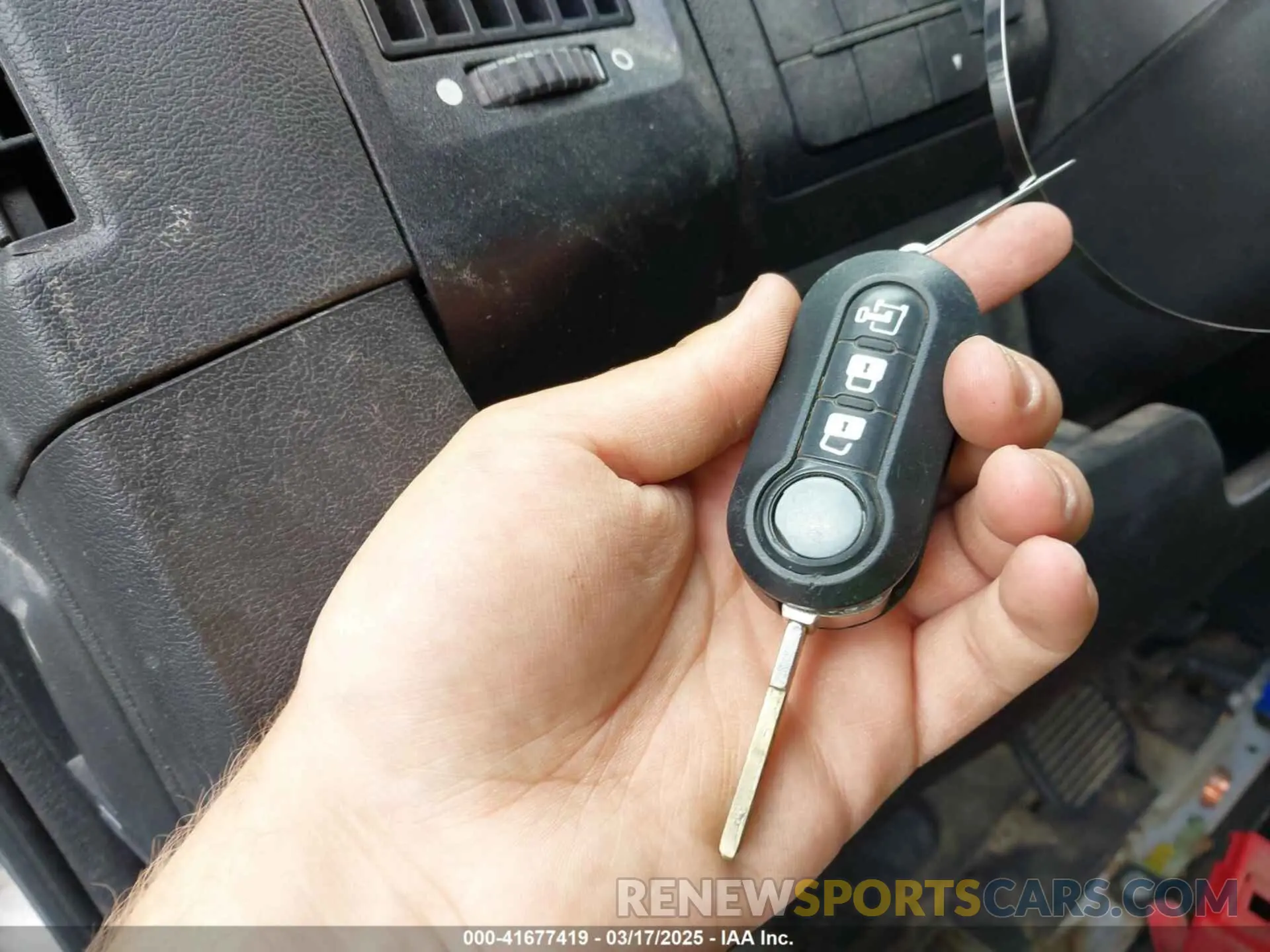 11 Photograph of a damaged car 3C6TRVBG3KE532824 RAM PROMASTER 1500 2019