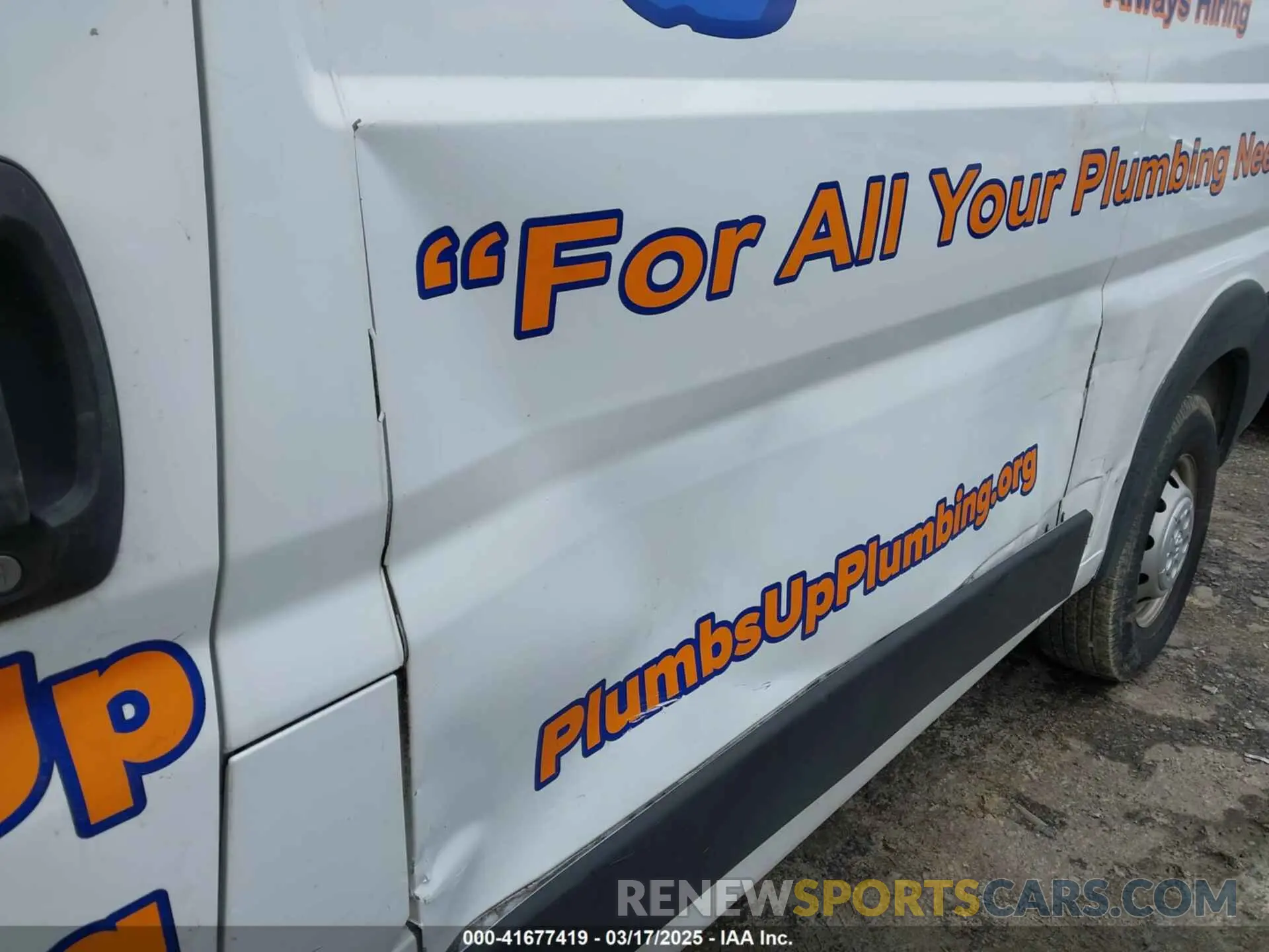 17 Photograph of a damaged car 3C6TRVBG3KE532824 RAM PROMASTER 1500 2019