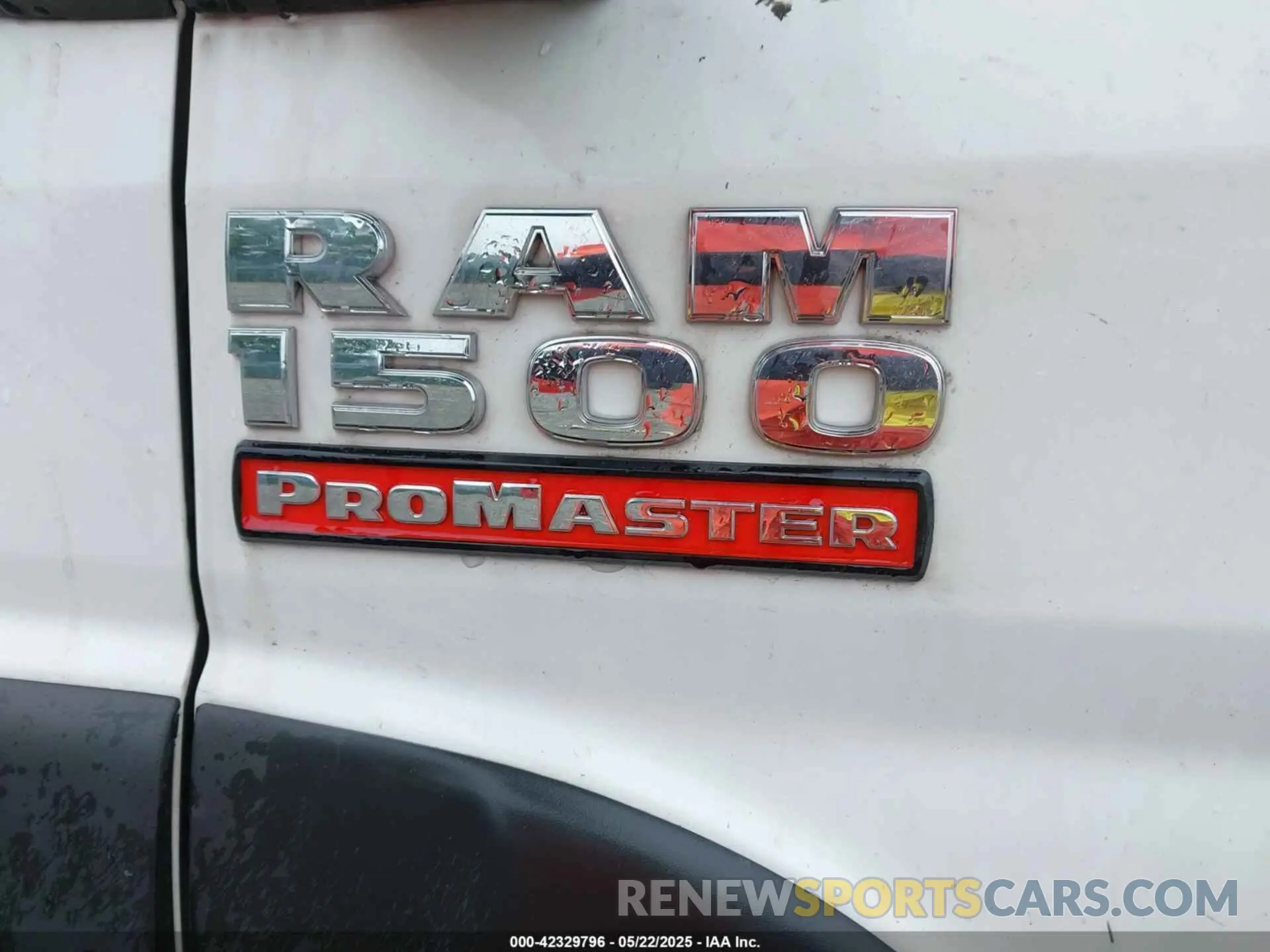 19 Photograph of a damaged car 3C6TRVBG4KE500920 RAM PROMASTER 1500 2019
