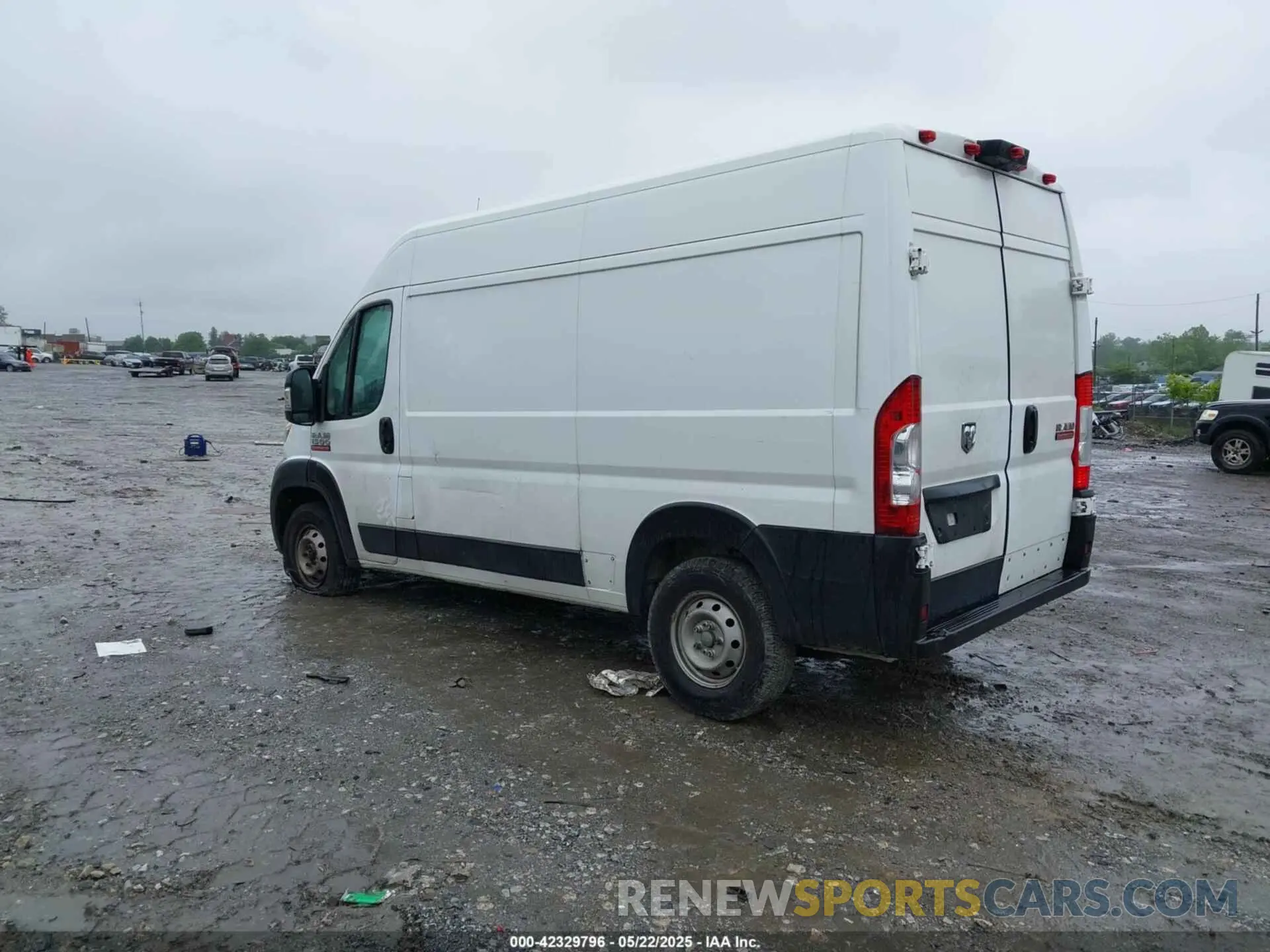 3 Photograph of a damaged car 3C6TRVBG4KE500920 RAM PROMASTER 1500 2019
