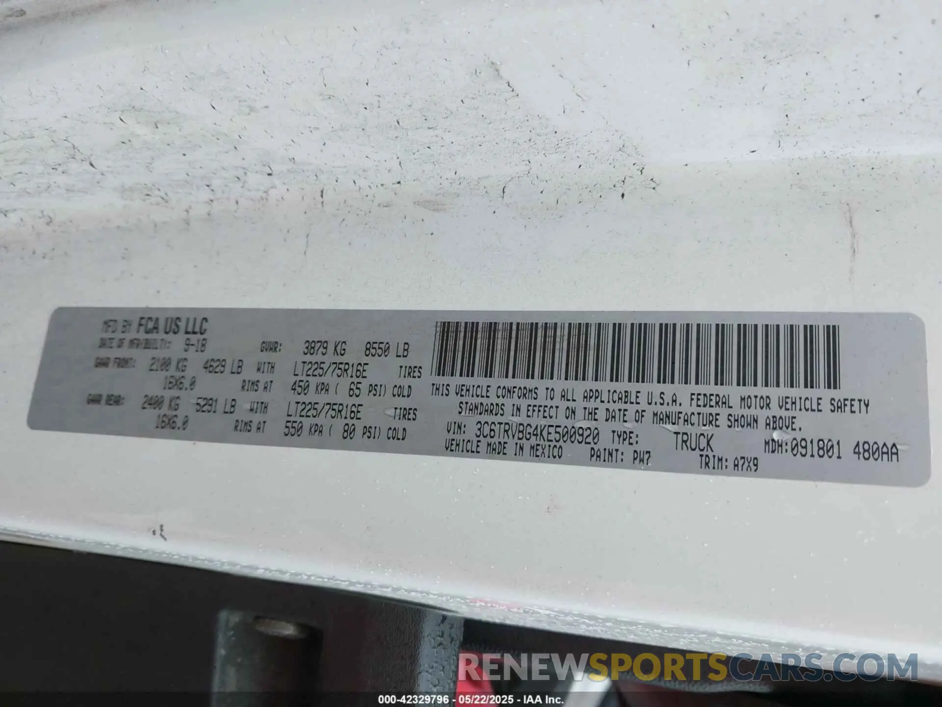 9 Photograph of a damaged car 3C6TRVBG4KE500920 RAM PROMASTER 1500 2019