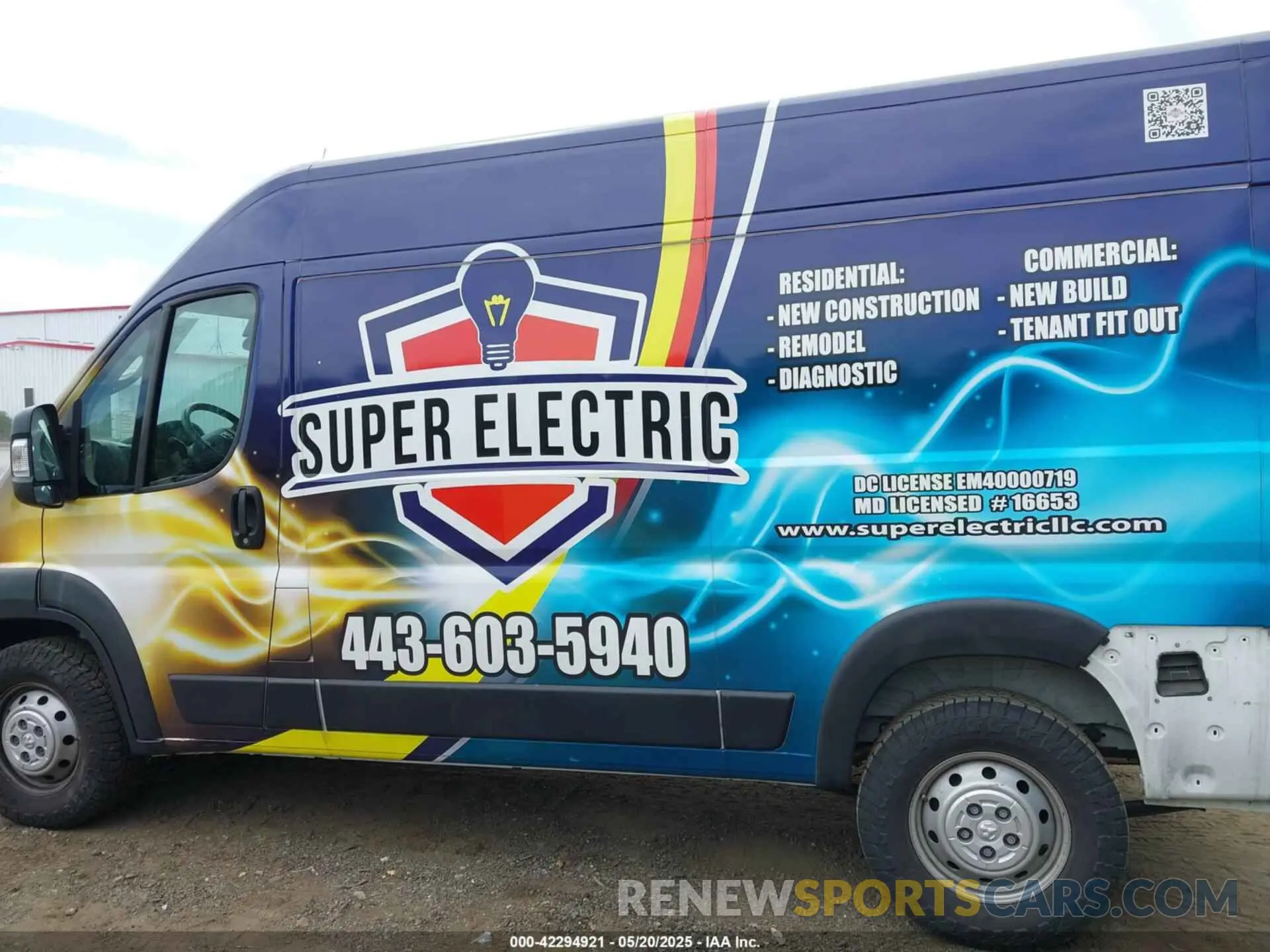 14 Photograph of a damaged car 3C6TRVBG5KE565887 RAM PROMASTER 1500 2019