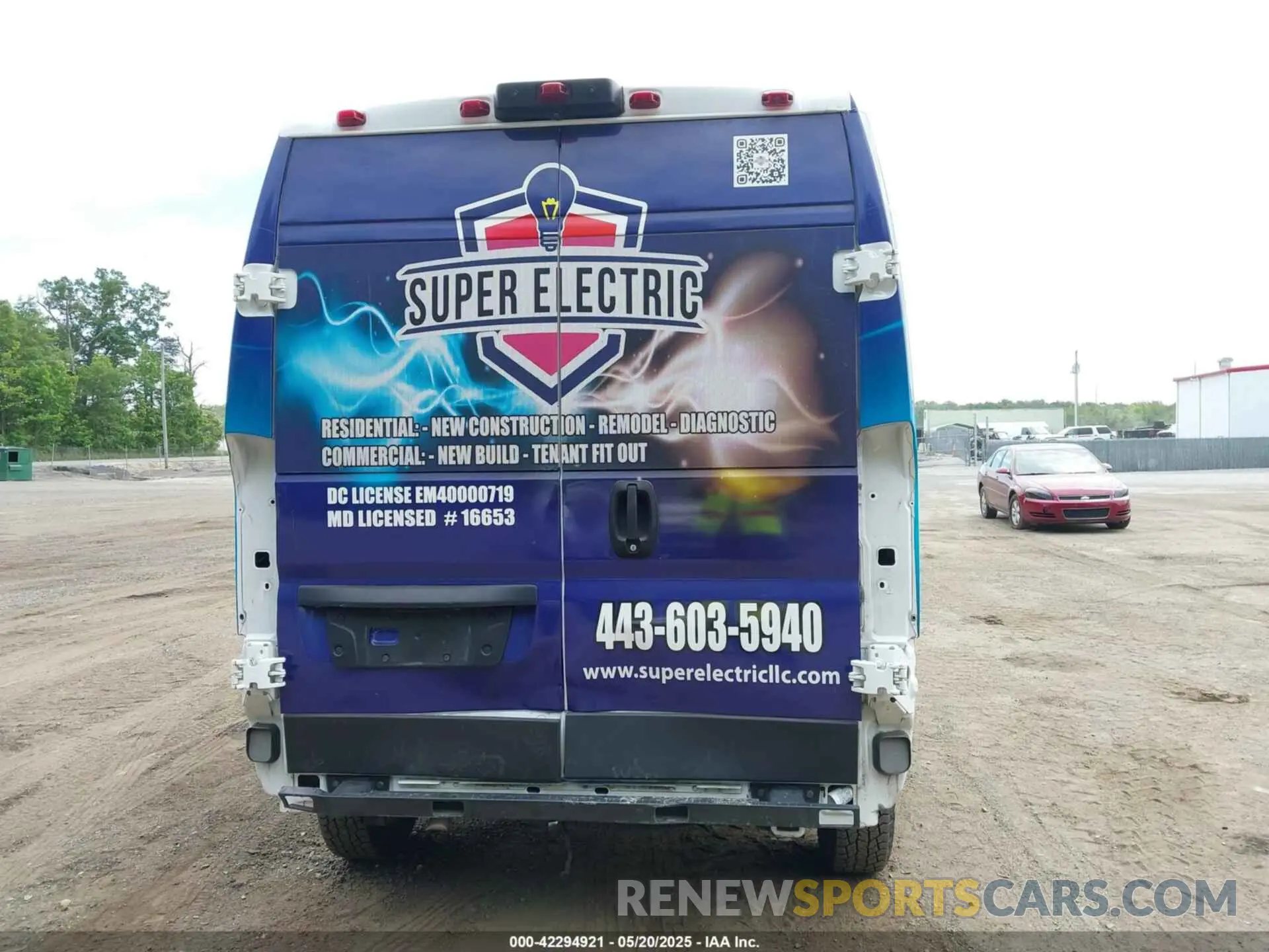 16 Photograph of a damaged car 3C6TRVBG5KE565887 RAM PROMASTER 1500 2019