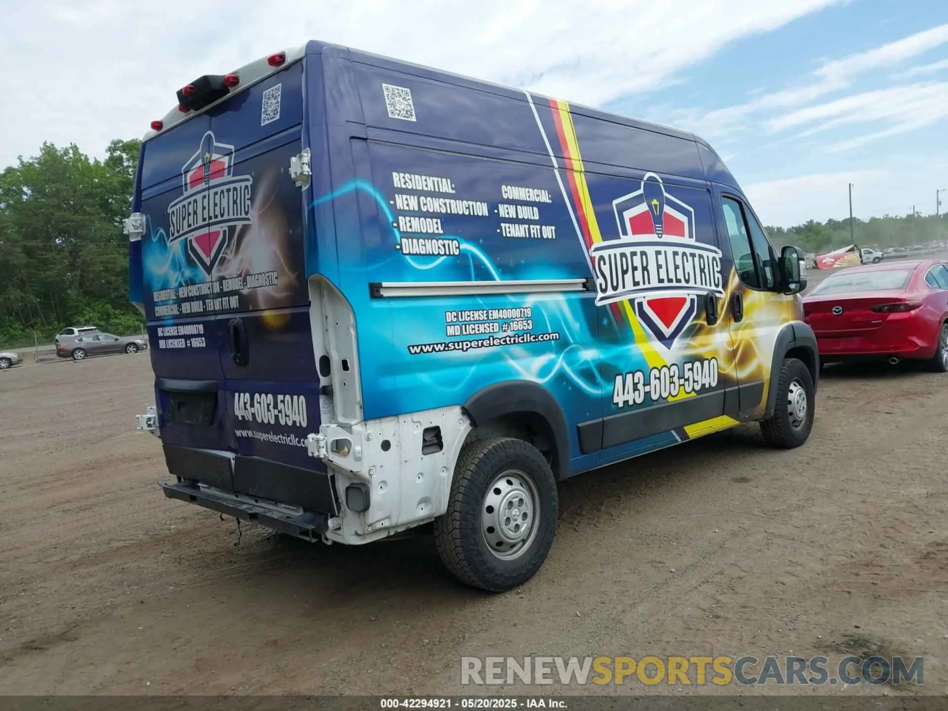 4 Photograph of a damaged car 3C6TRVBG5KE565887 RAM PROMASTER 1500 2019