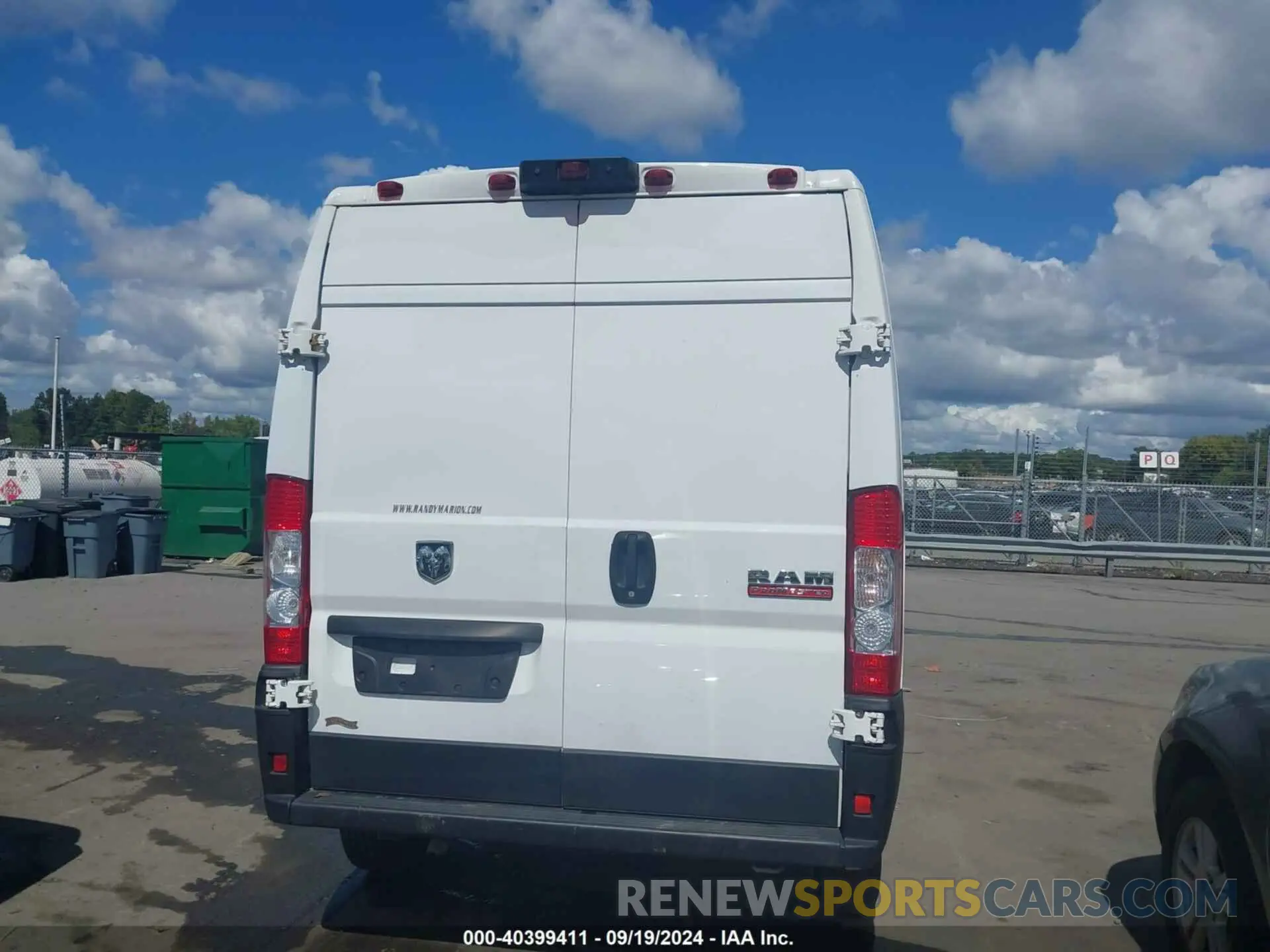 17 Photograph of a damaged car 3C6TRVBG6KE556406 RAM PROMASTER 1500 2019
