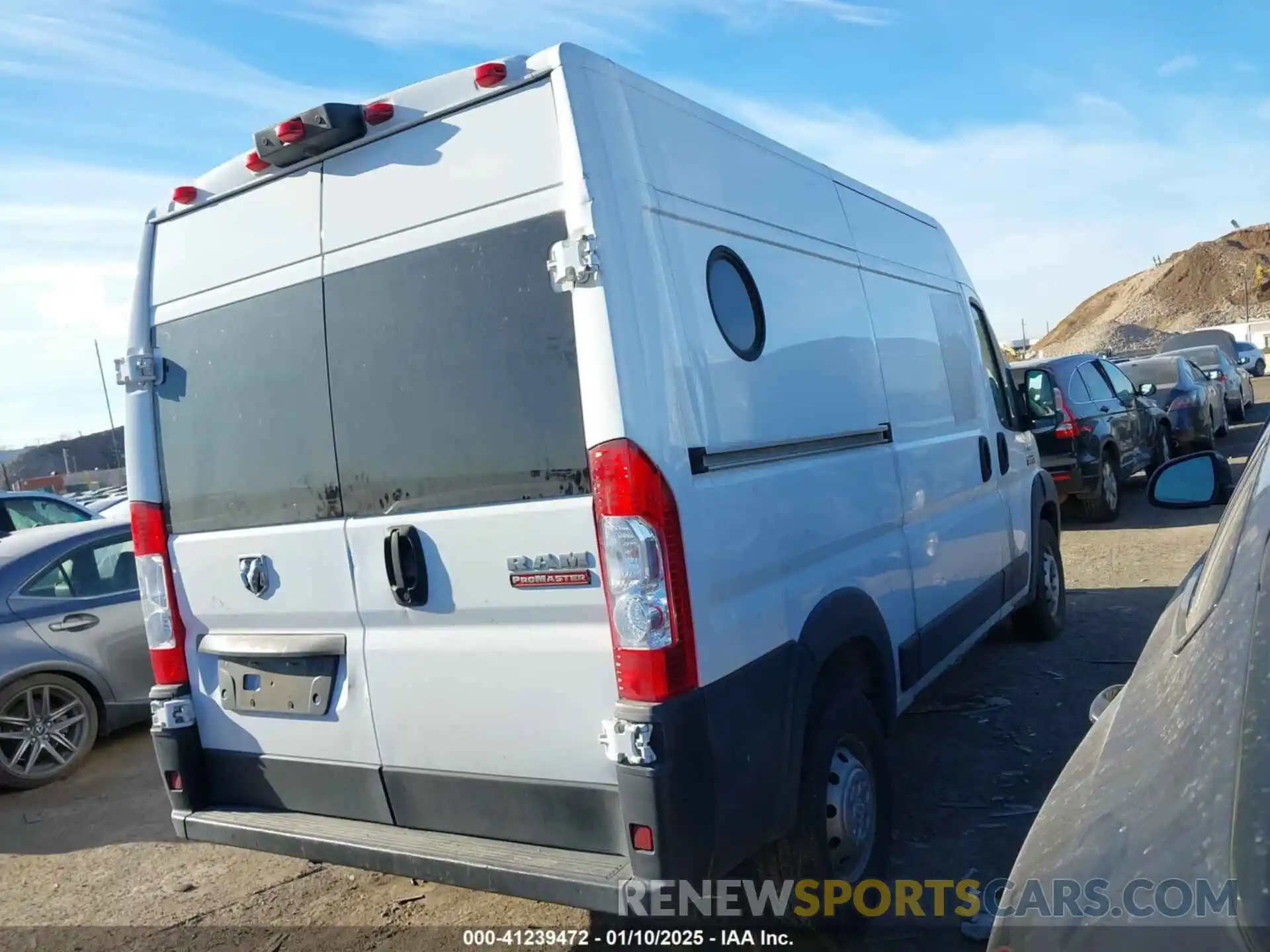 4 Photograph of a damaged car 3C6TRVBG6KE556843 RAM PROMASTER 1500 2019