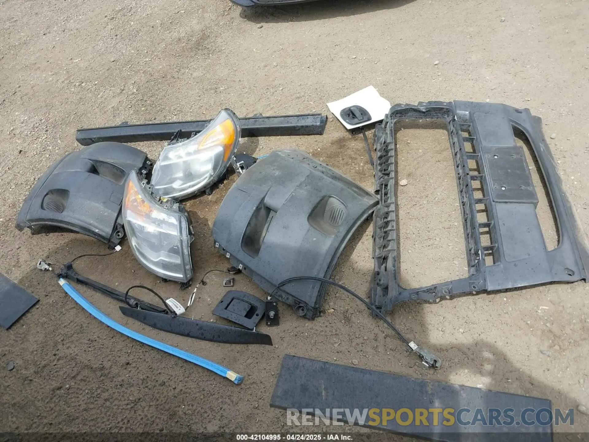 12 Photograph of a damaged car 3C6TRVBG7KE525665 RAM PROMASTER 1500 2019