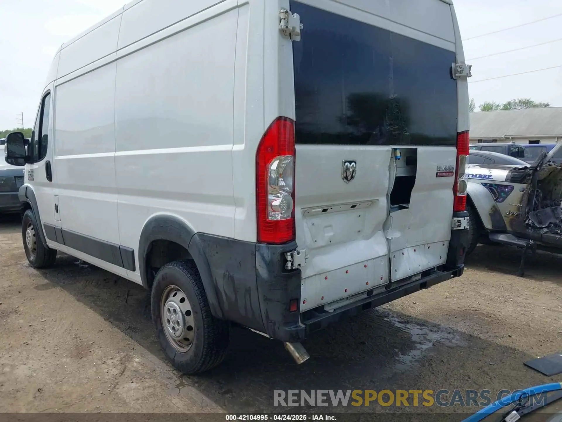 6 Photograph of a damaged car 3C6TRVBG7KE525665 RAM PROMASTER 1500 2019