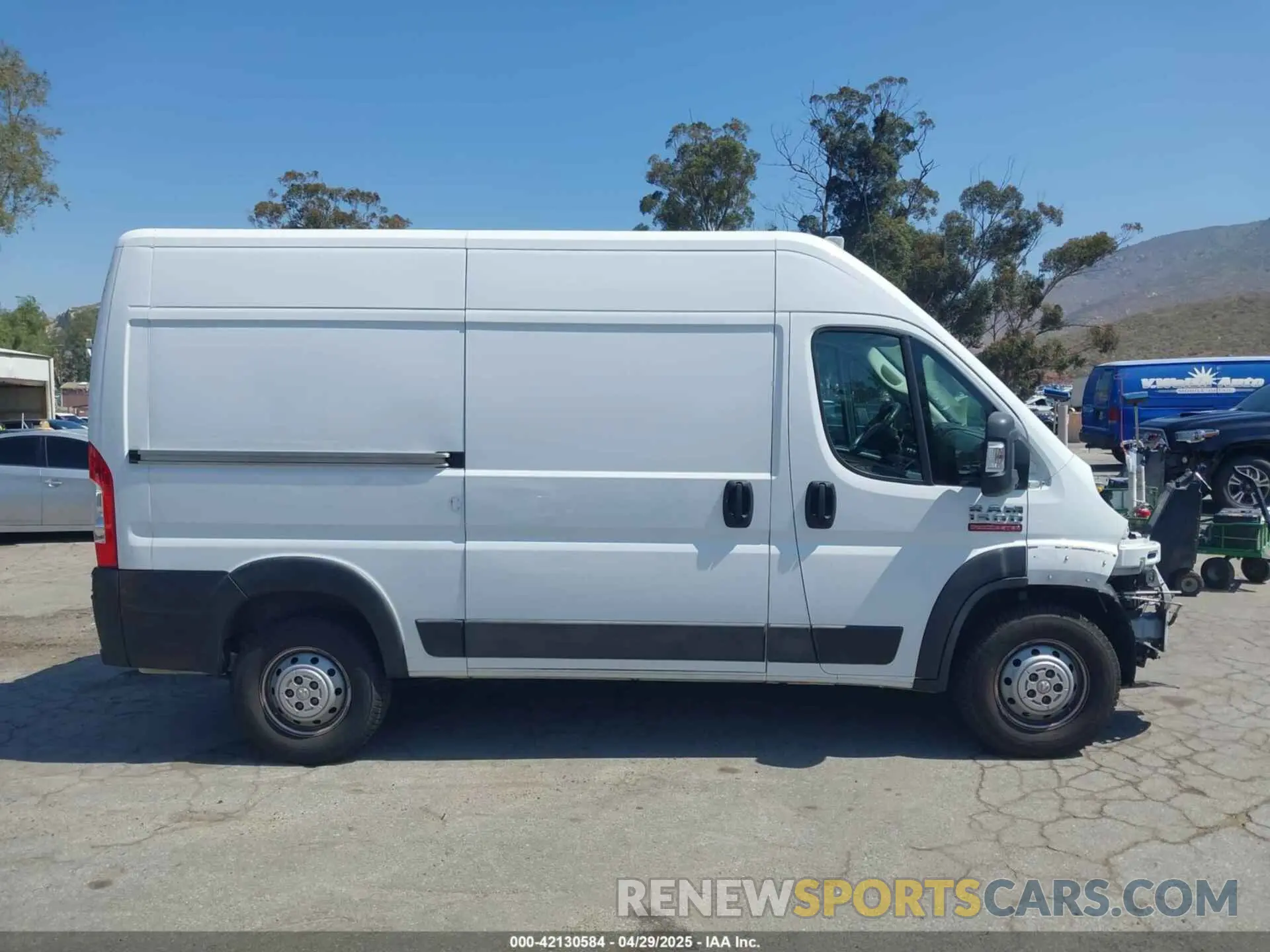 13 Photograph of a damaged car 3C6TRVBG9KE515865 RAM PROMASTER 1500 2019