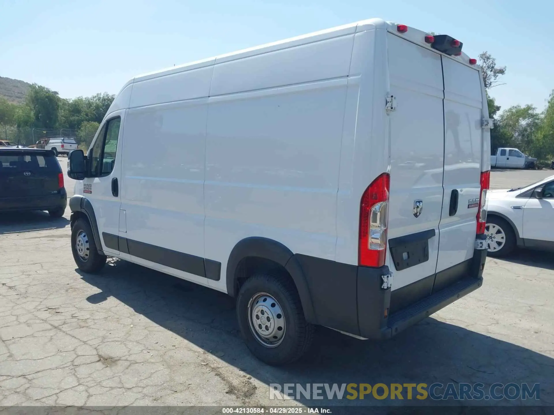 3 Photograph of a damaged car 3C6TRVBG9KE515865 RAM PROMASTER 1500 2019