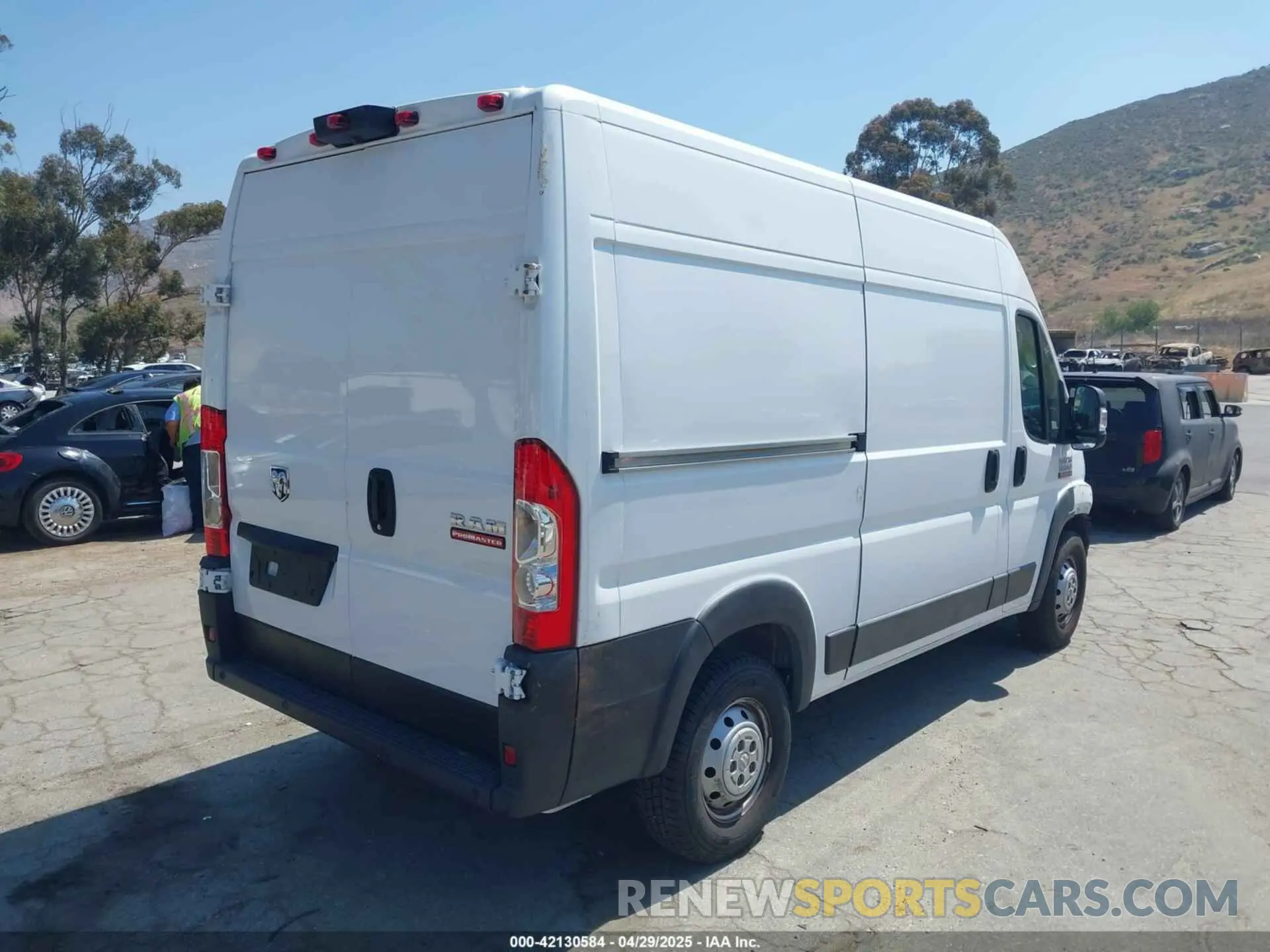 4 Photograph of a damaged car 3C6TRVBG9KE515865 RAM PROMASTER 1500 2019