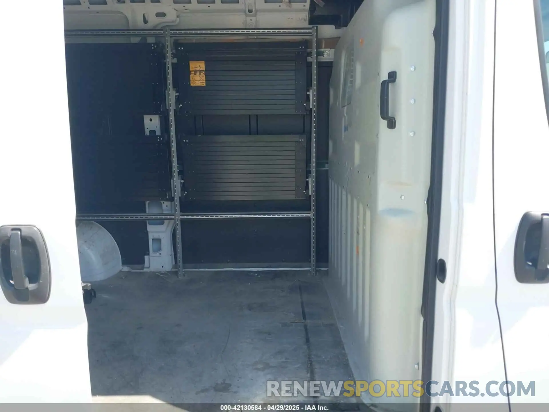 8 Photograph of a damaged car 3C6TRVBG9KE515865 RAM PROMASTER 1500 2019