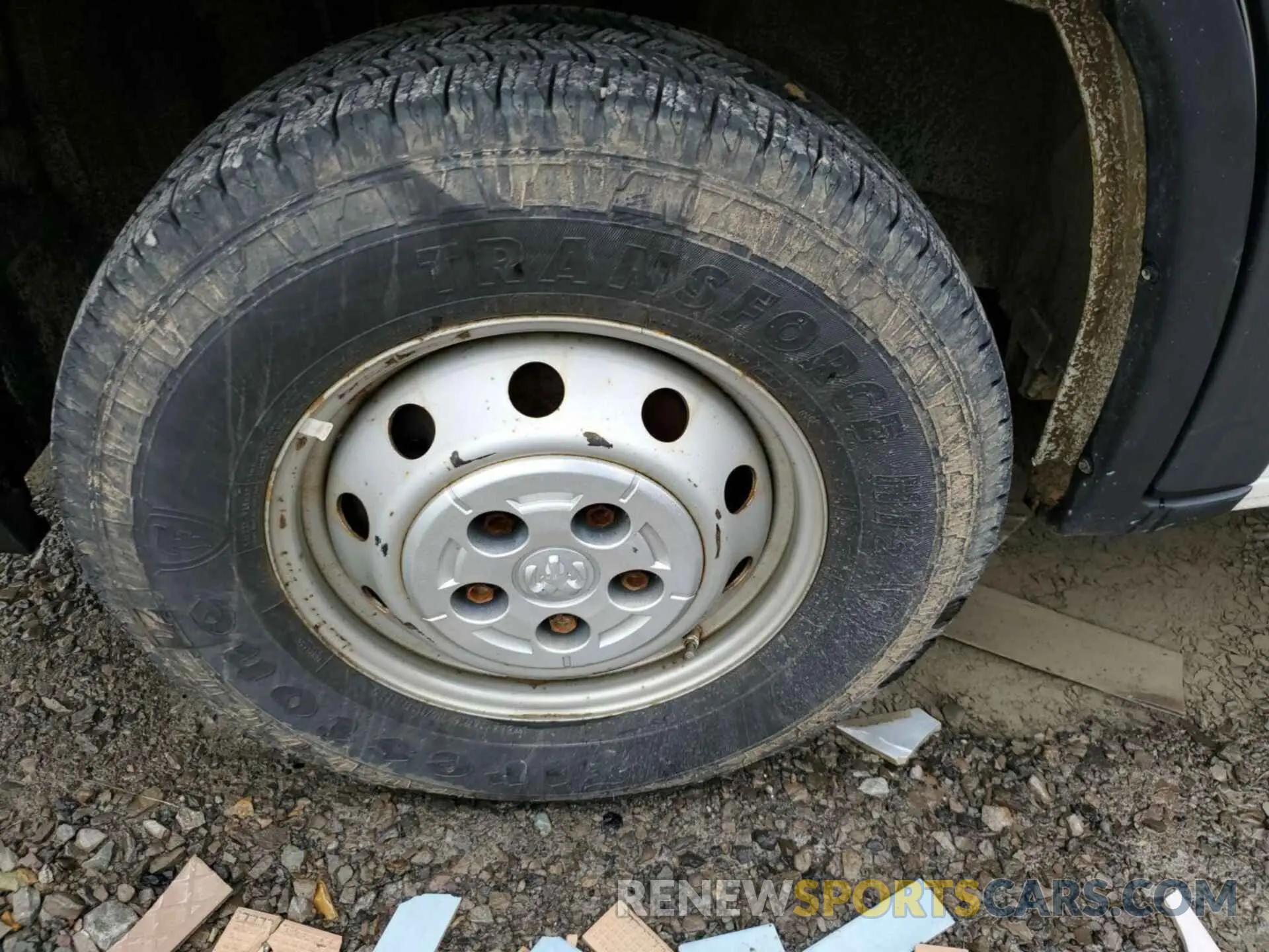 16 Photograph of a damaged car 3C6TRVNG6KE522560 RAM PROMASTER 1500 2019