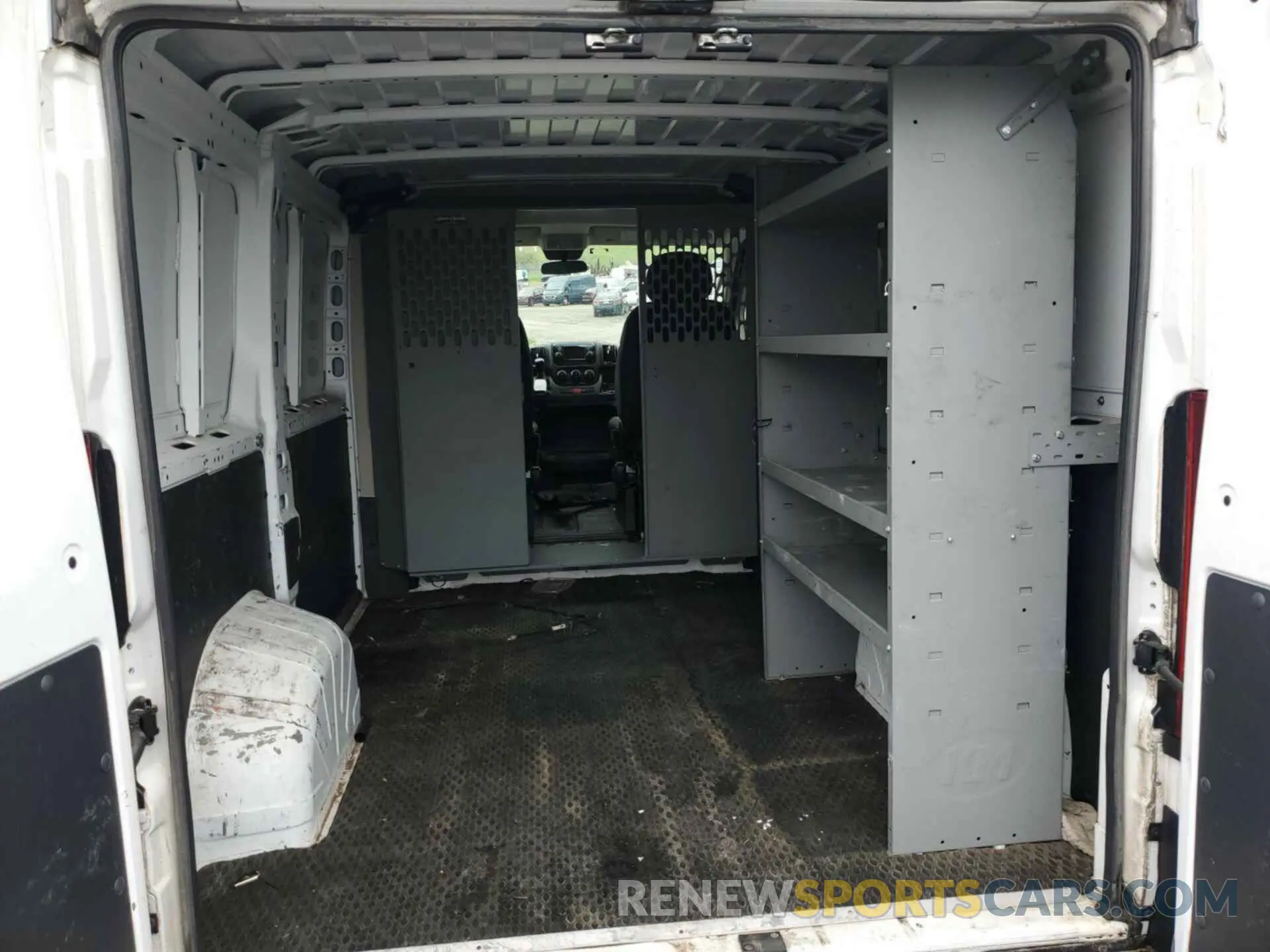 18 Photograph of a damaged car 3C6TRVNG6KE522560 RAM PROMASTER 1500 2019