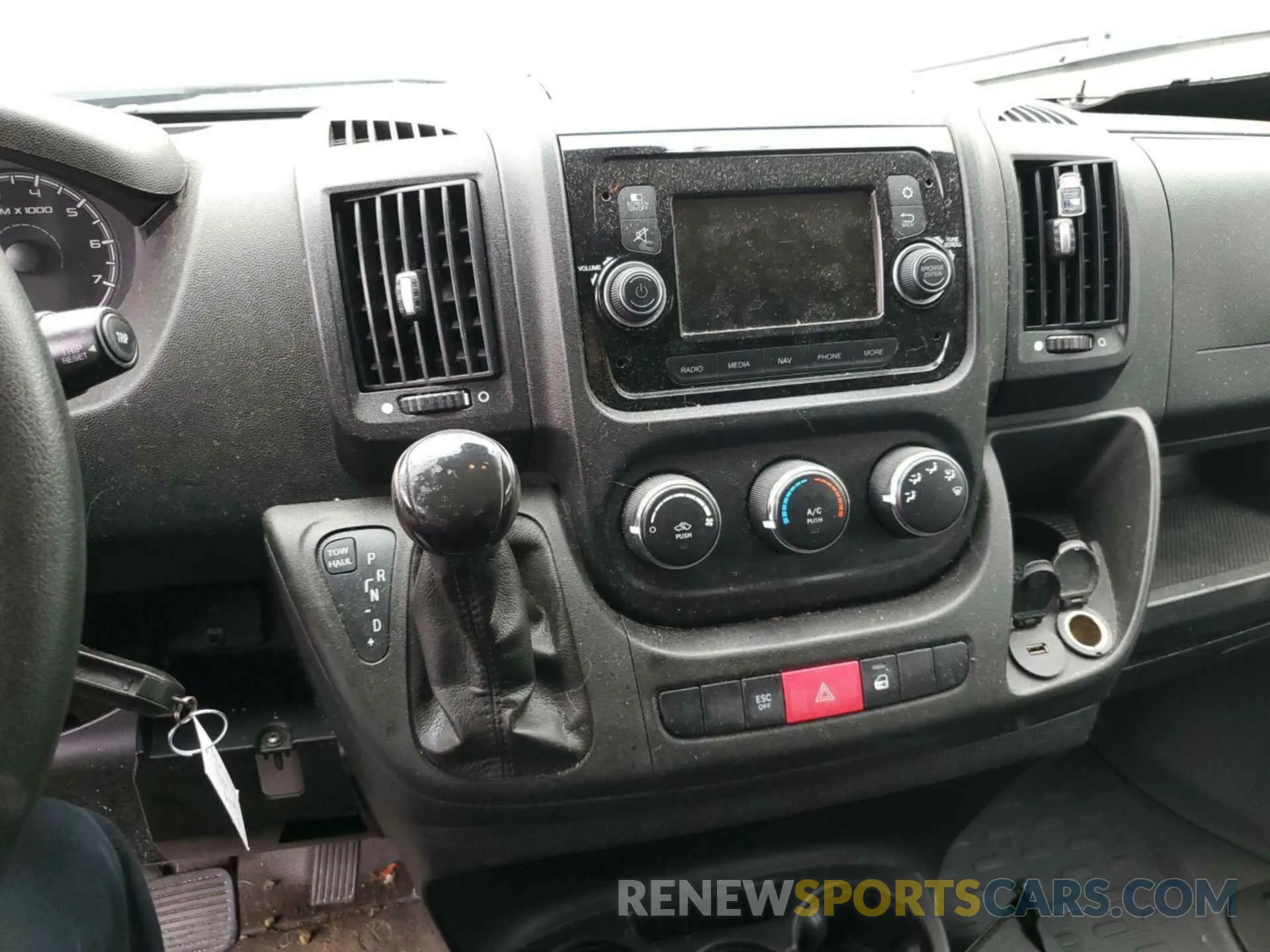 19 Photograph of a damaged car 3C6TRVNG6KE522560 RAM PROMASTER 1500 2019