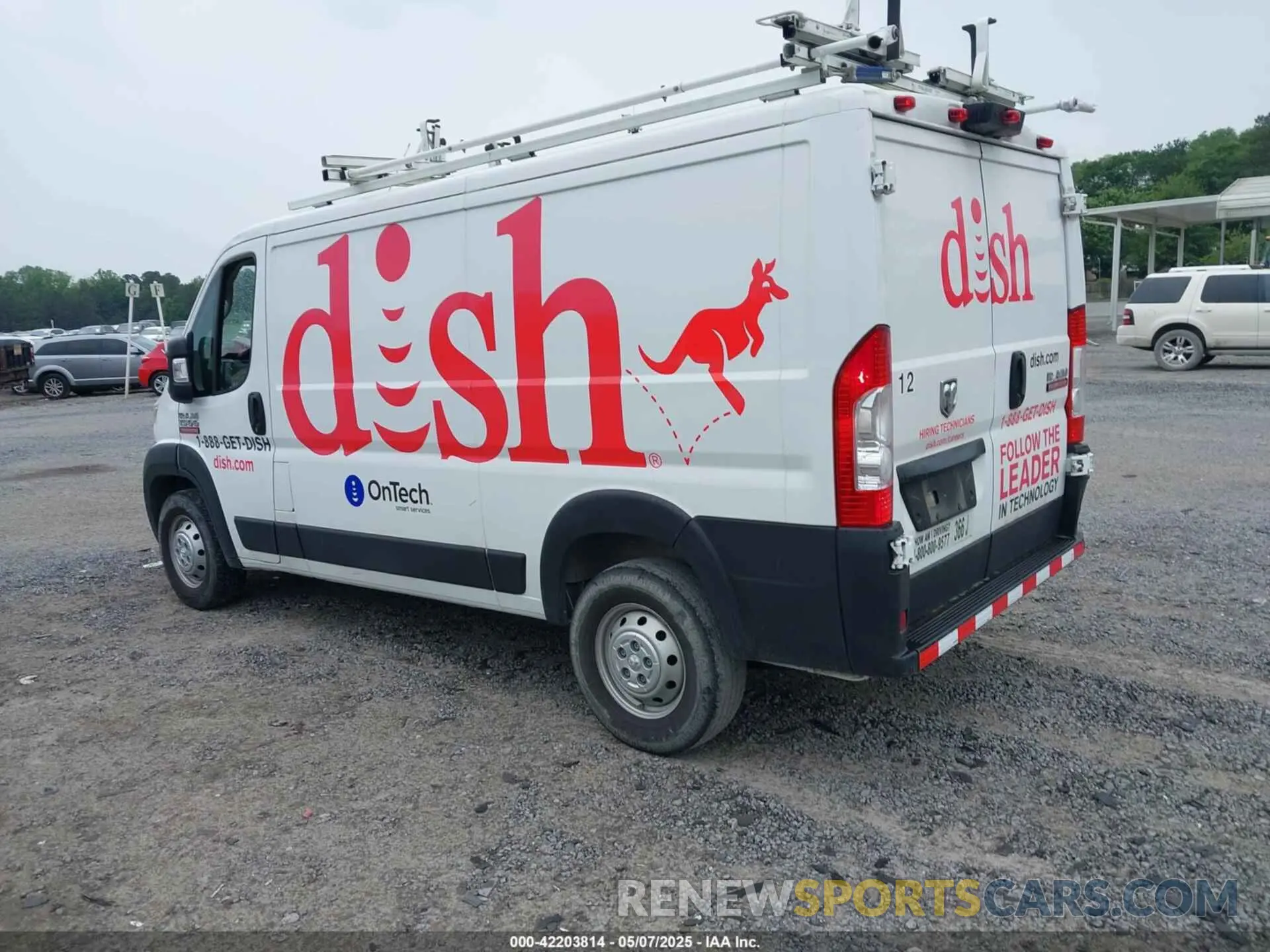 3 Photograph of a damaged car 3C6TRVAG0LE138202 RAM PROMASTER 1500 2020