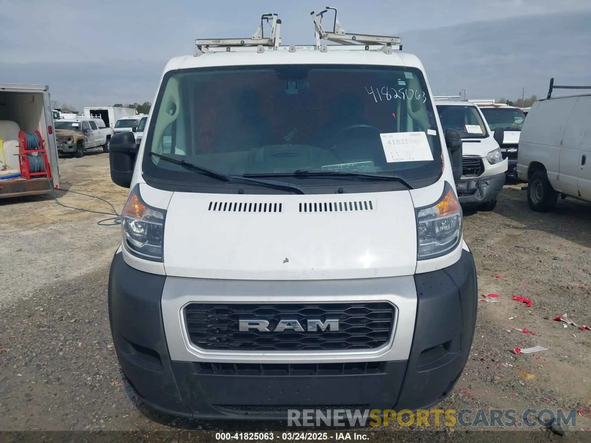 12 Photograph of a damaged car 3C6TRVAG1LE135423 RAM PROMASTER 1500 2020