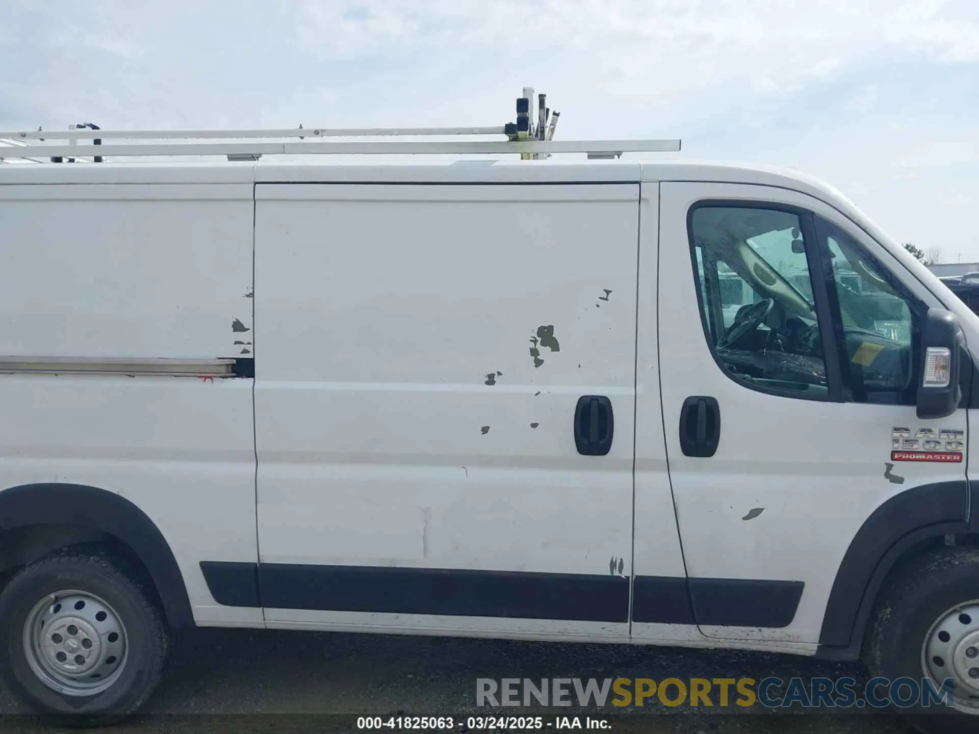 13 Photograph of a damaged car 3C6TRVAG1LE135423 RAM PROMASTER 1500 2020